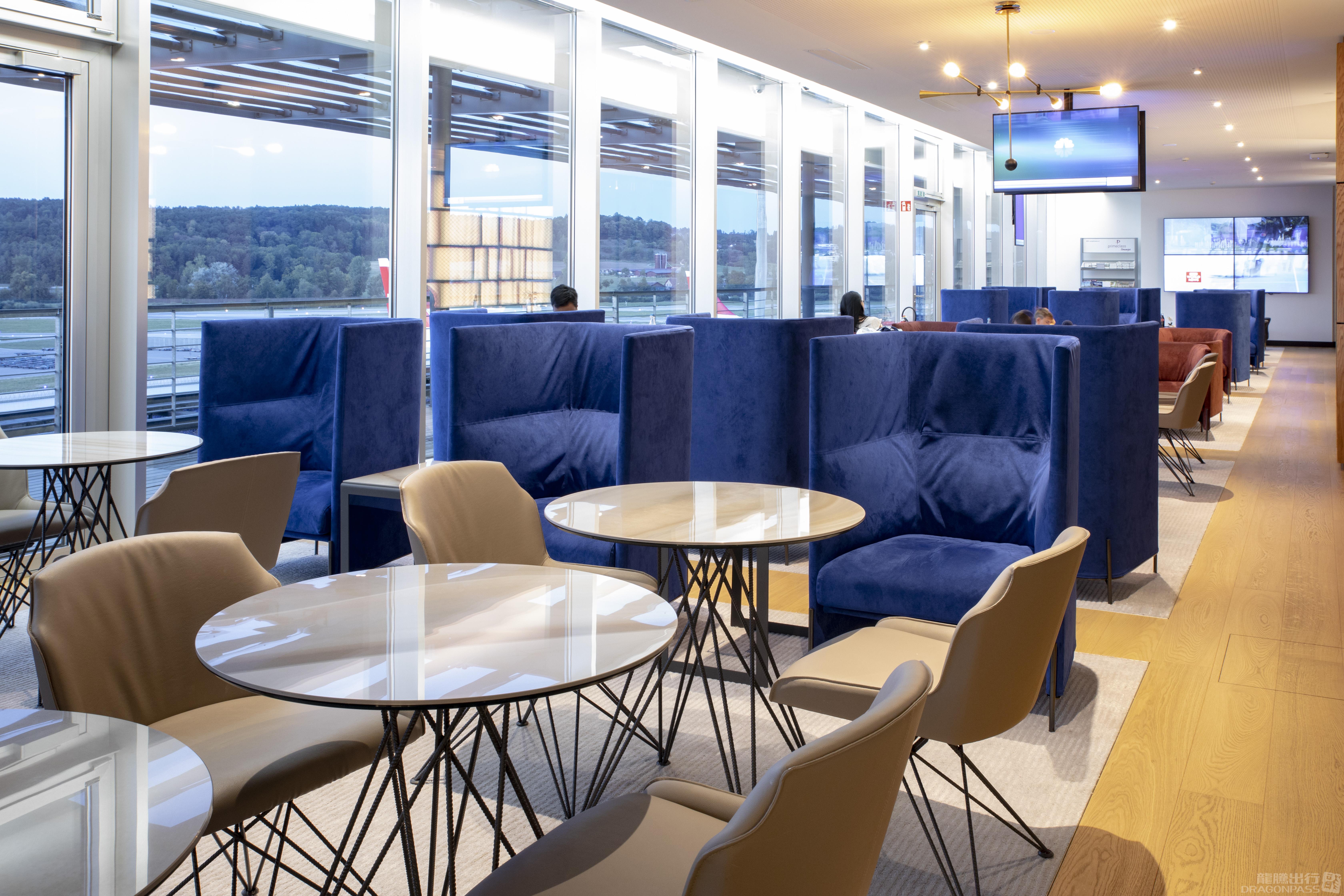 Primeclass Lounge - interior view 4