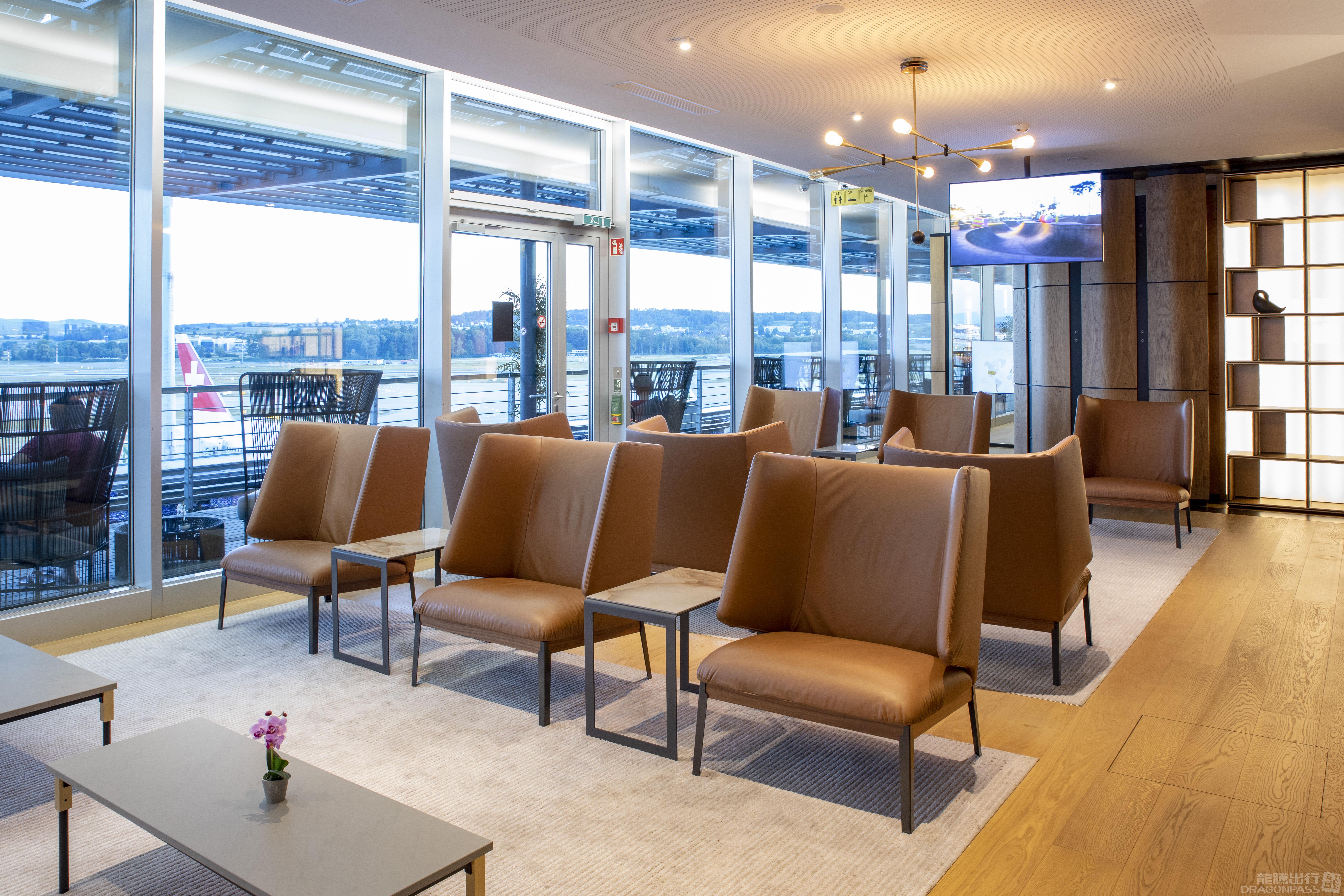Primeclass Lounge - interior view 2