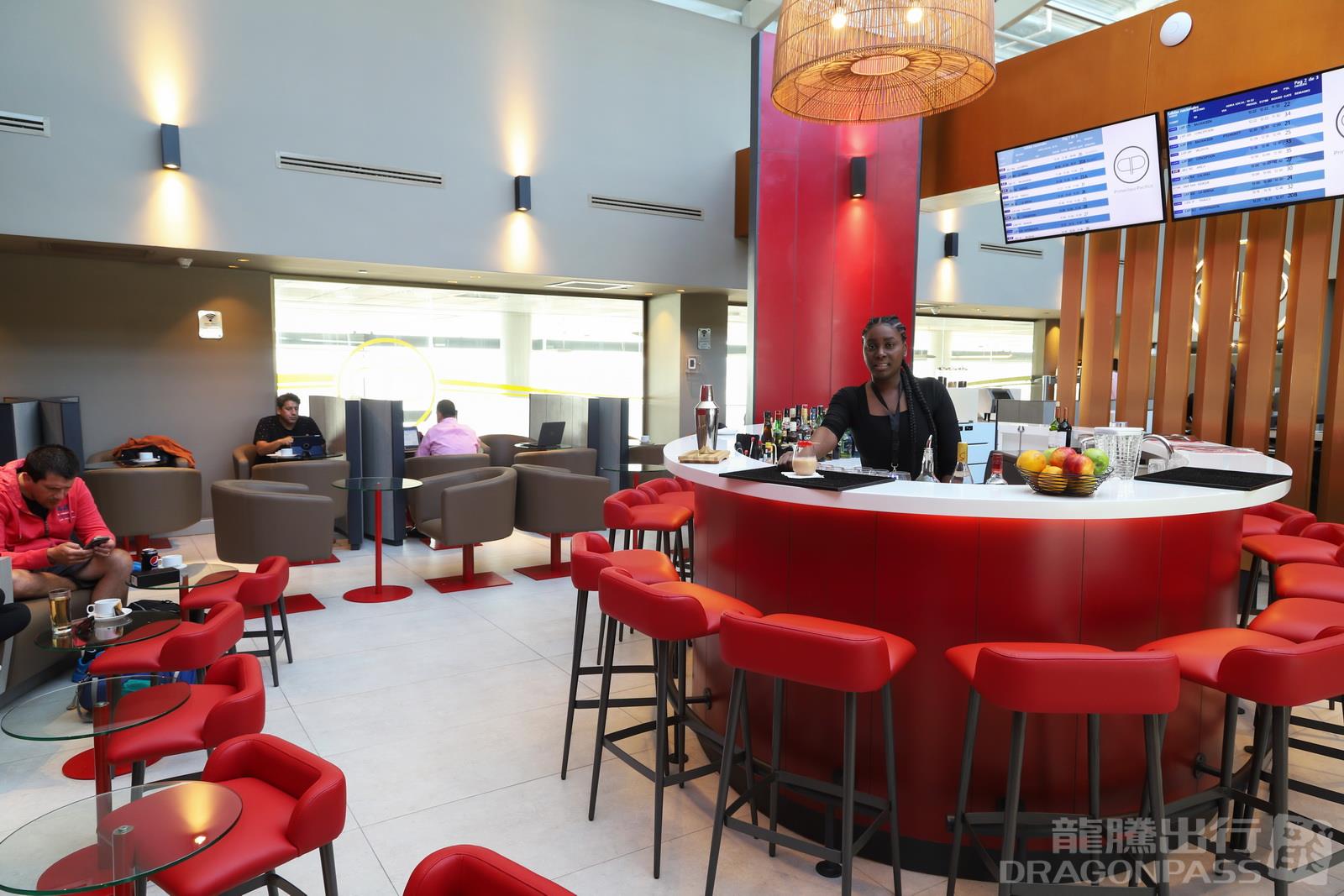 Condor Lounge - interior view 3