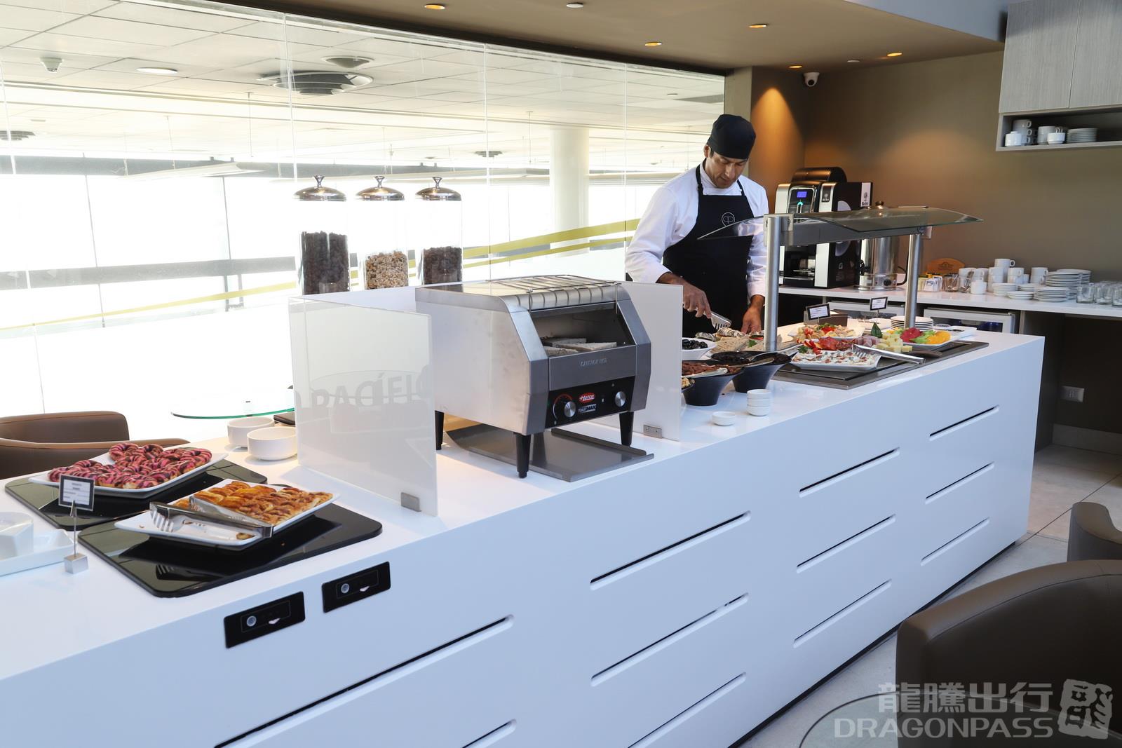 Condor Lounge - interior view 2