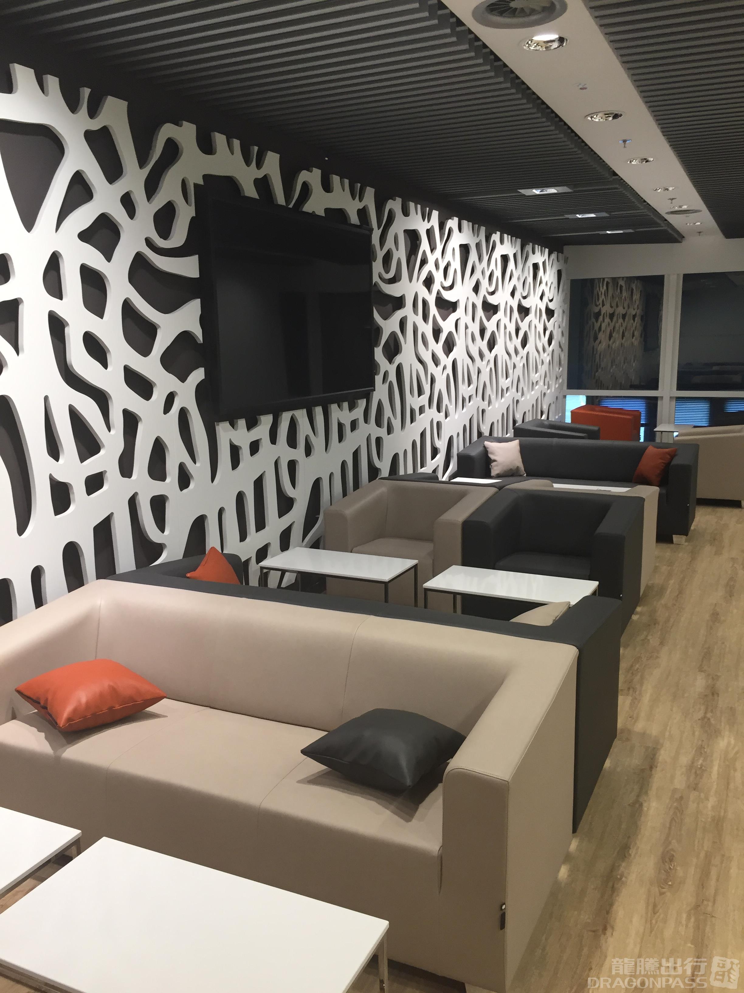 Open Sky Lounge at Duesseldorf International (DUS)