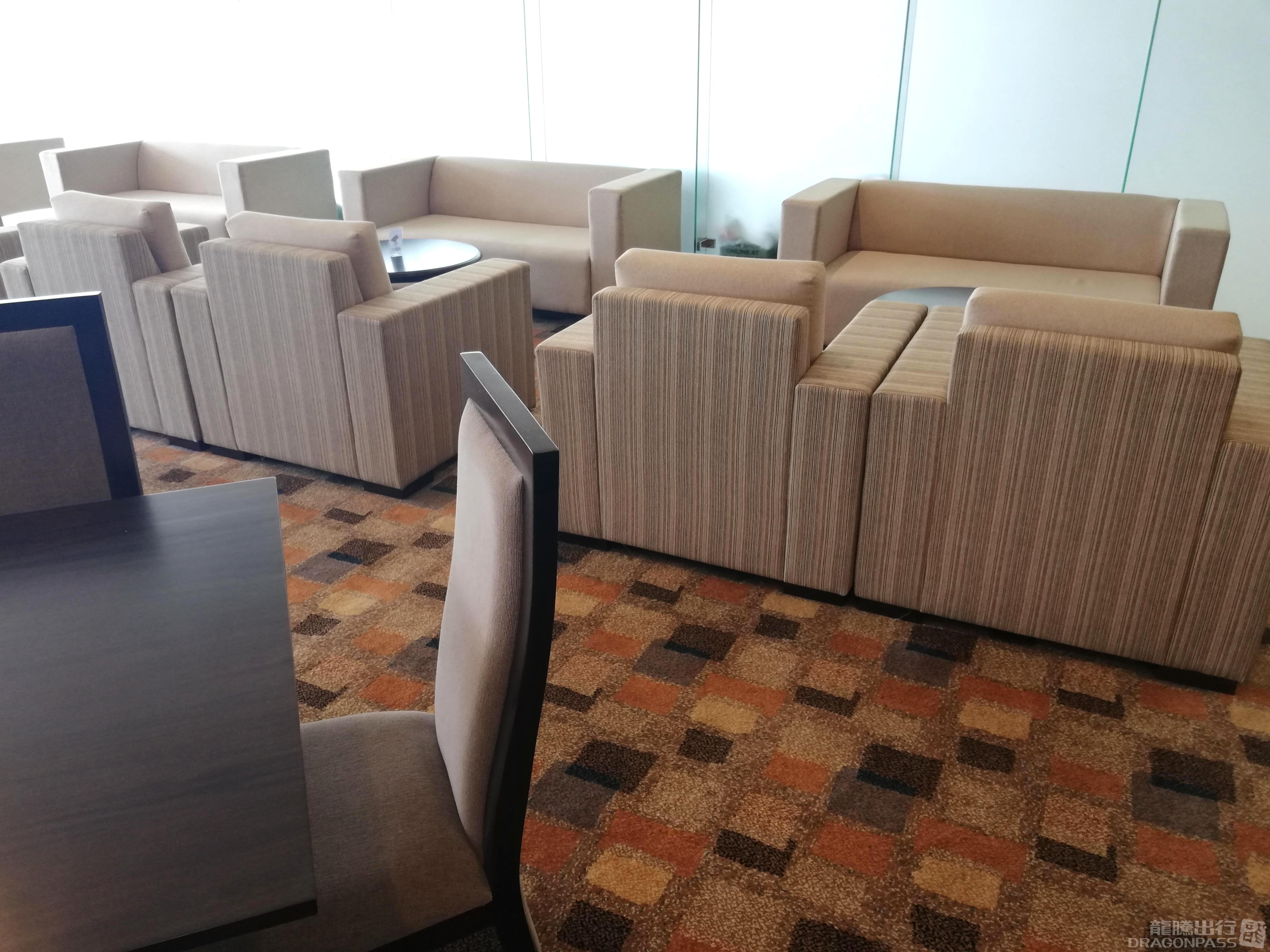 Palm Strip Lounge