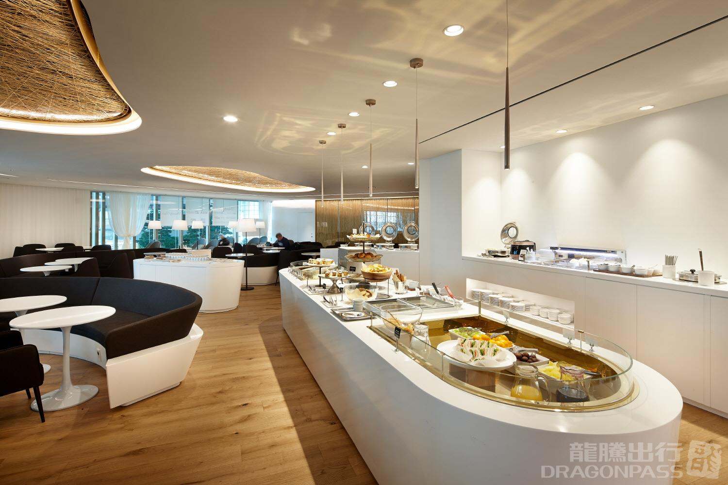 Skyhub Lounge East (T2) — food & bar