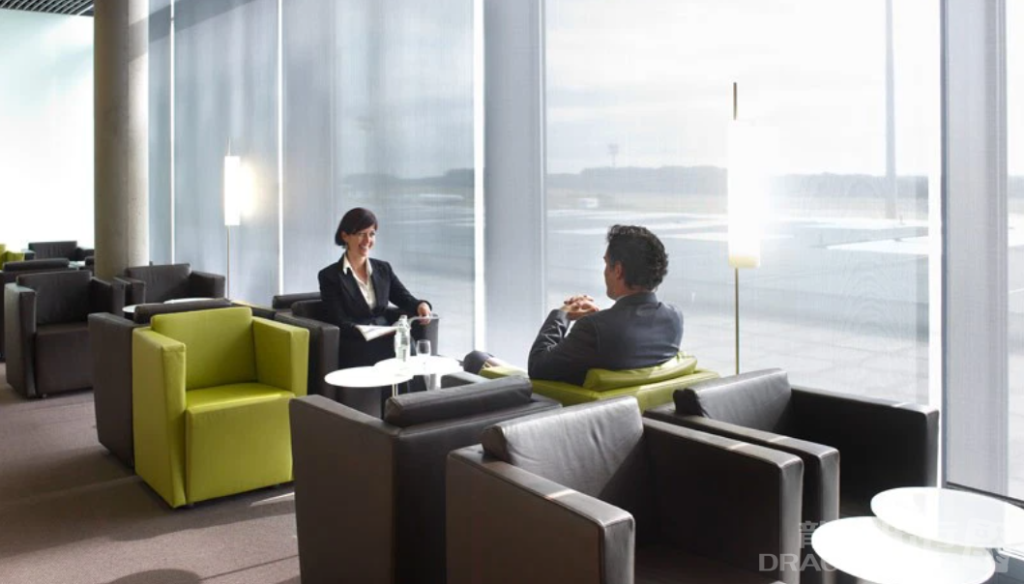 The Lounge - interior view 3