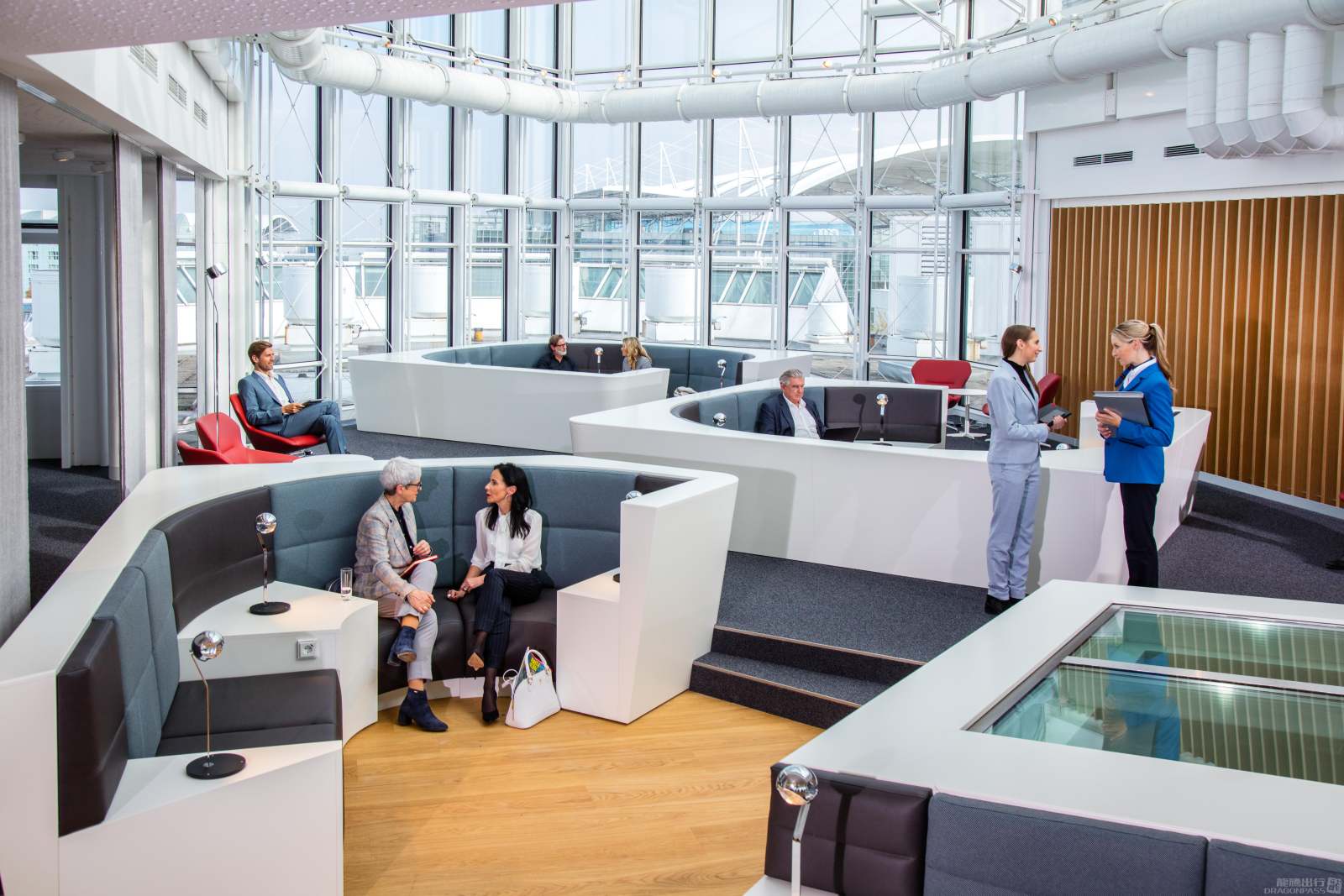 Airport Lounge World — seating area