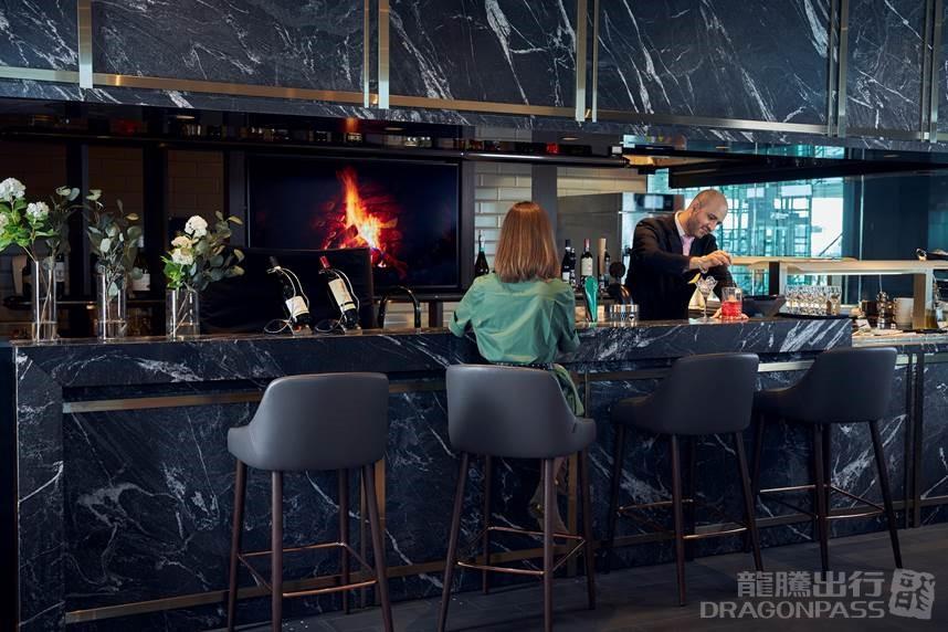 Plaza Premium Lounge - interior view 4