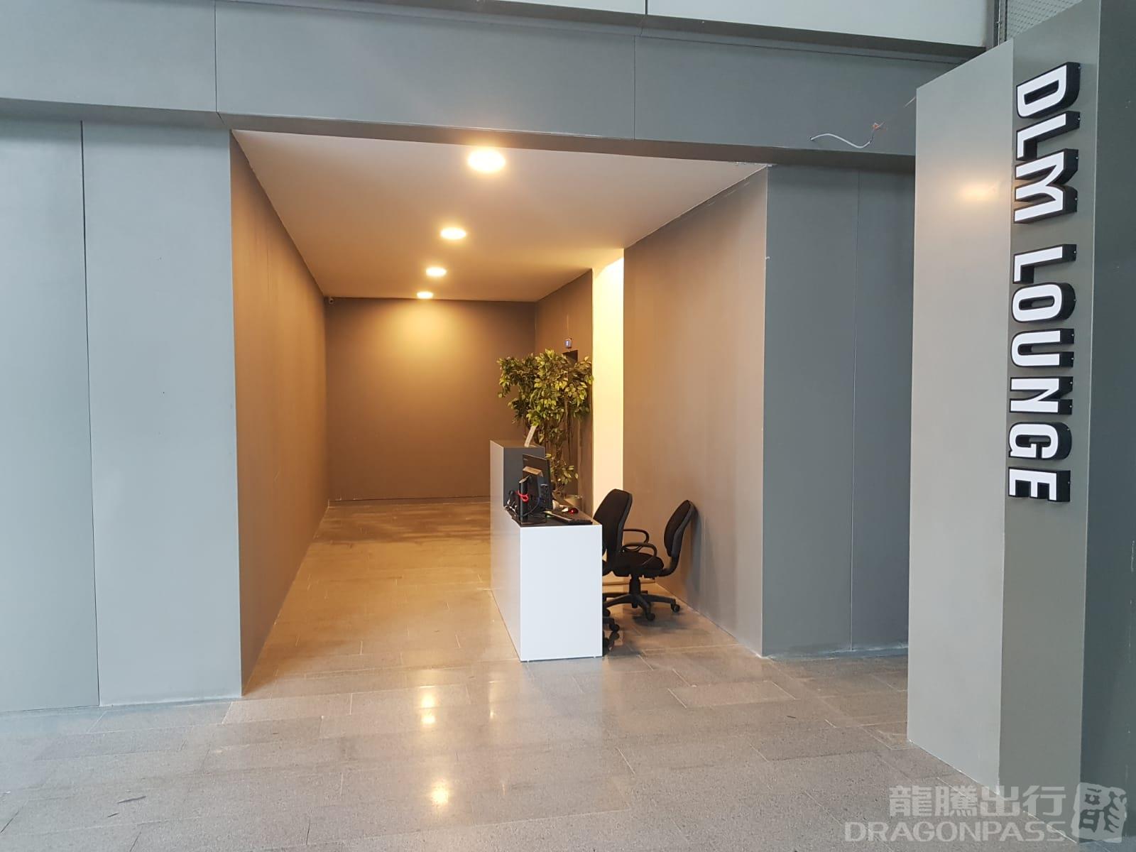 DLM Lounge - interior view 3