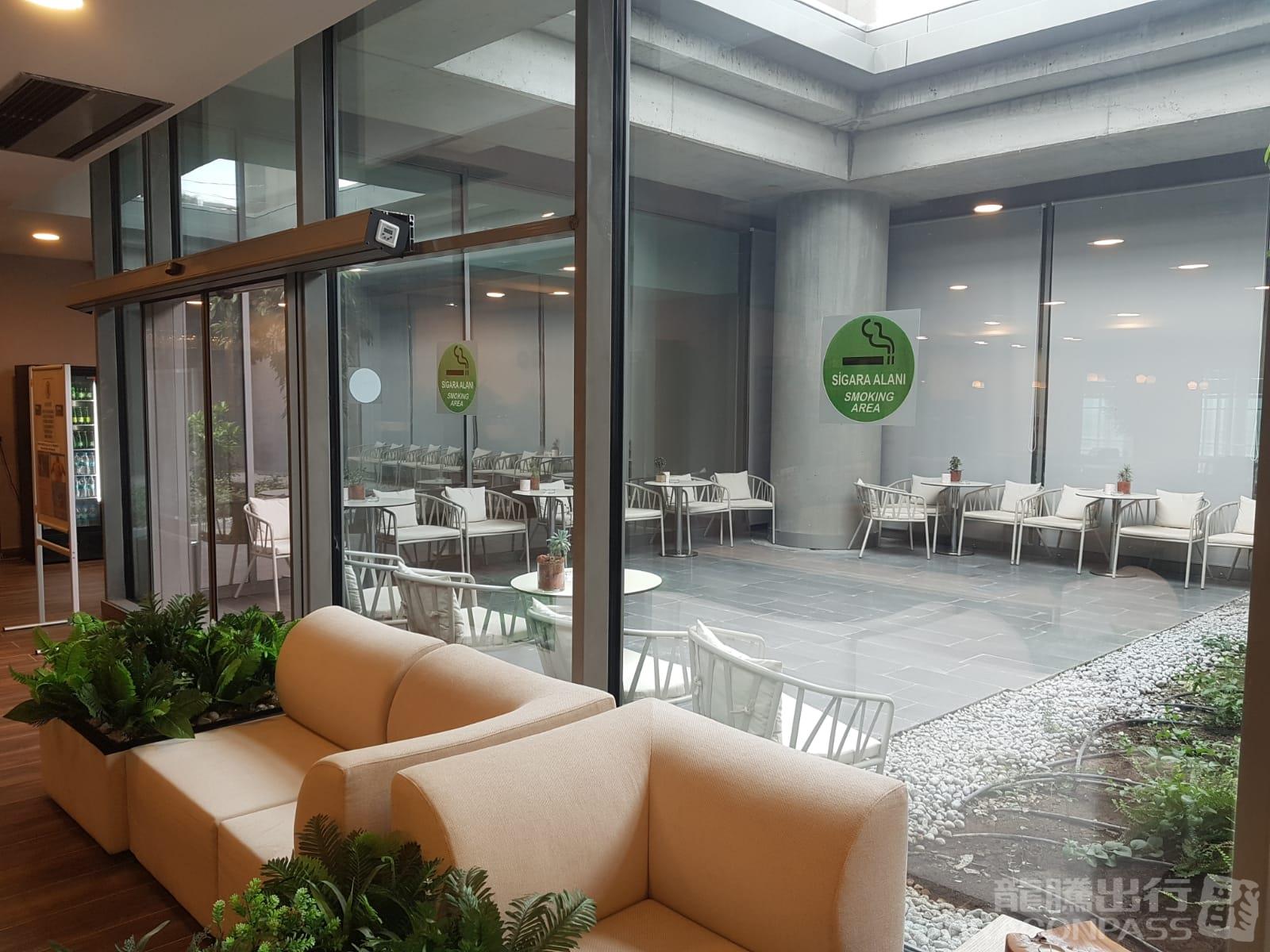DLM Lounge