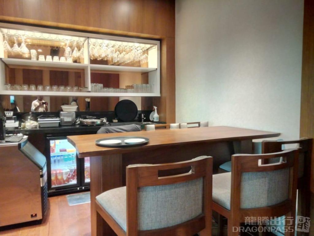 Bird Lounge - interior view 2