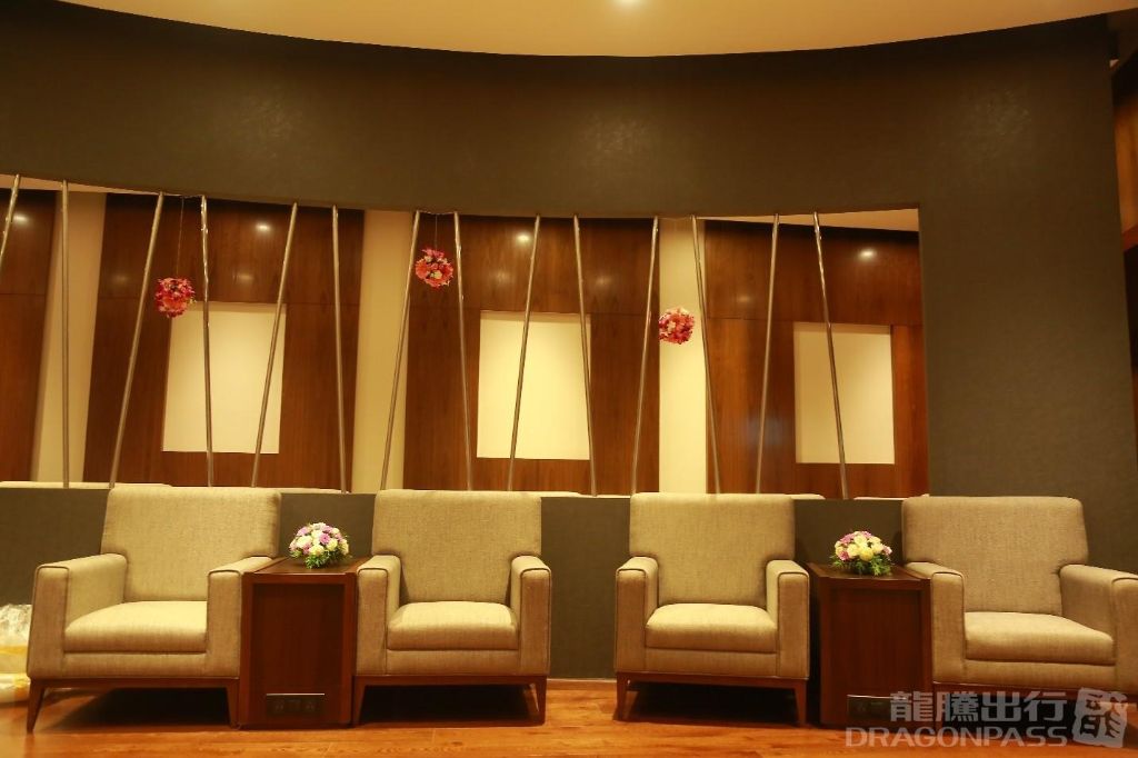 Bird Lounge - interior view 4