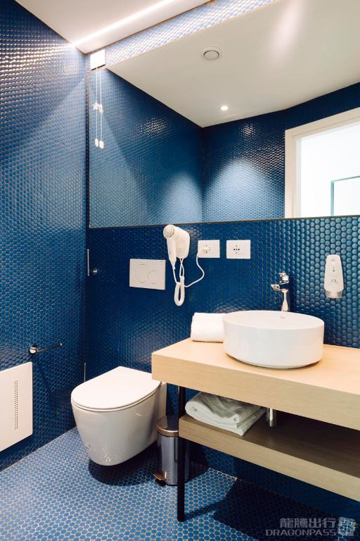 Hello Sky Air Rooms & Lounge - interior view 4