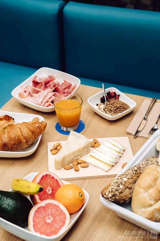 Hello Sky Air Rooms & Lounge - interior view 2