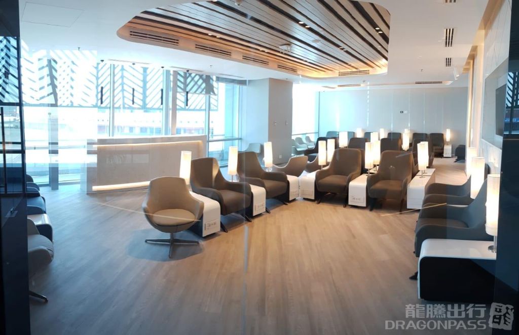 Ahlein Premium Lounge - interior view 3