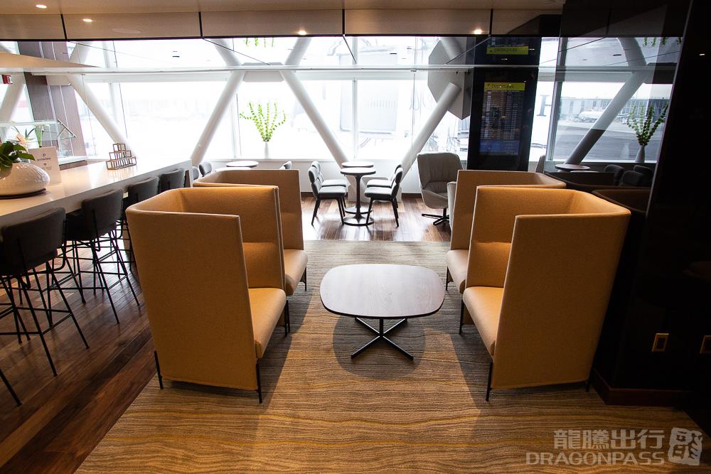 Primeclass Lounge - interior view 2