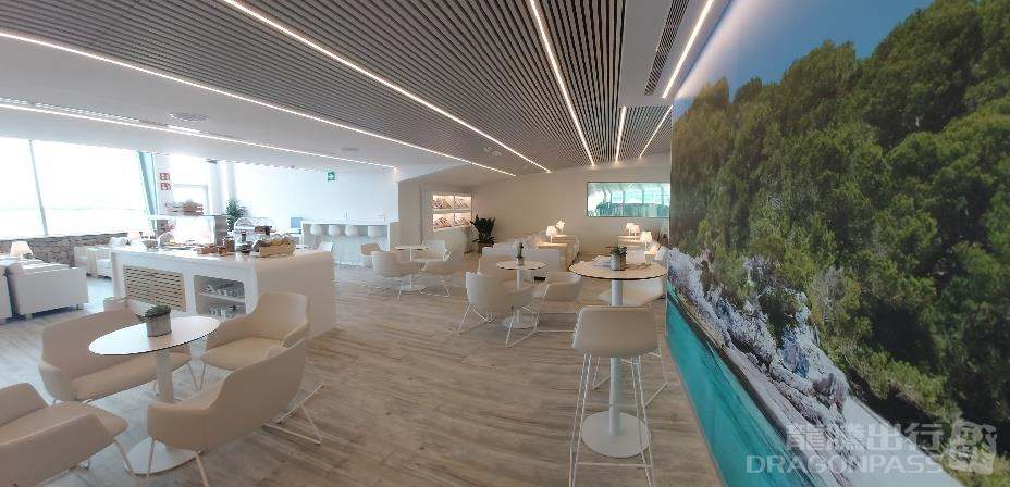 Sala VIP Tramuntana — food & bar