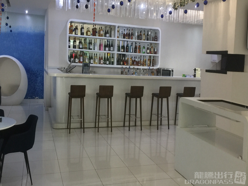 First Lounge - interior view 3