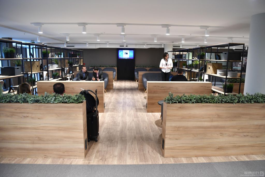 Premium Traveller Lounge - interior view 3