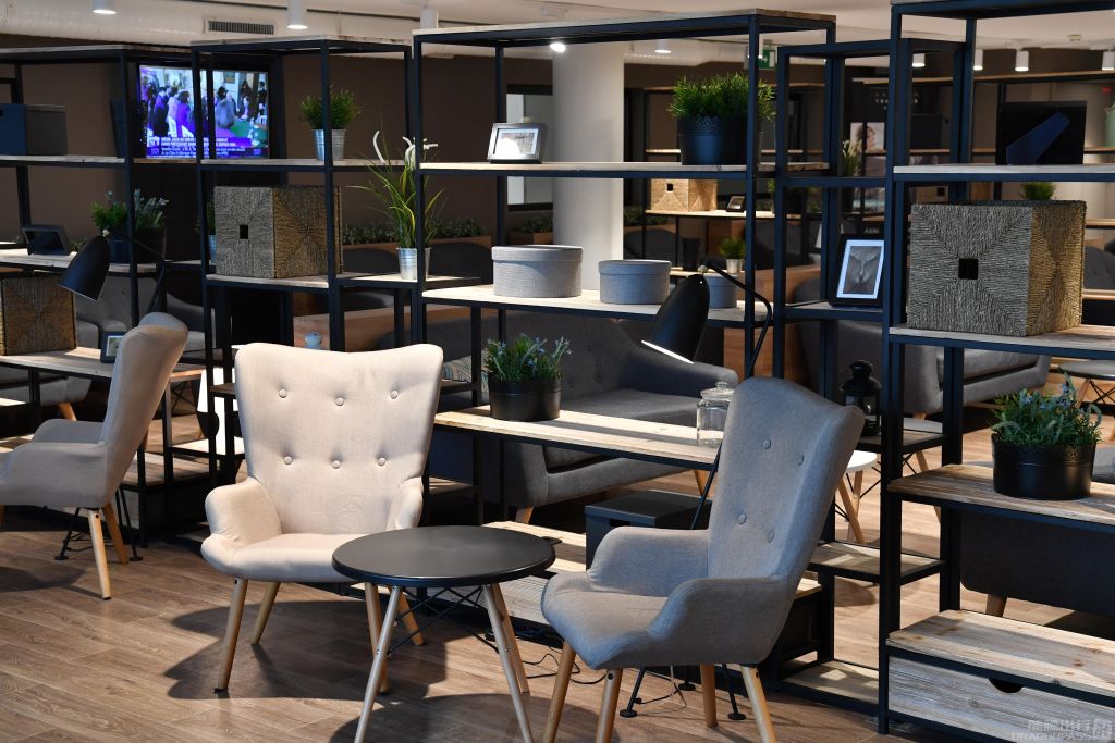 Premium Traveller Lounge - interior view 2