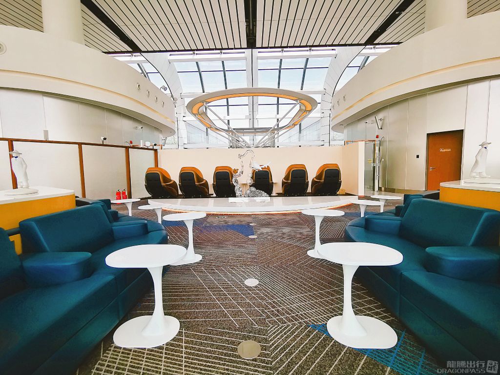 China Southern Airlines Gold/Silver Member Lounge - interior view 4