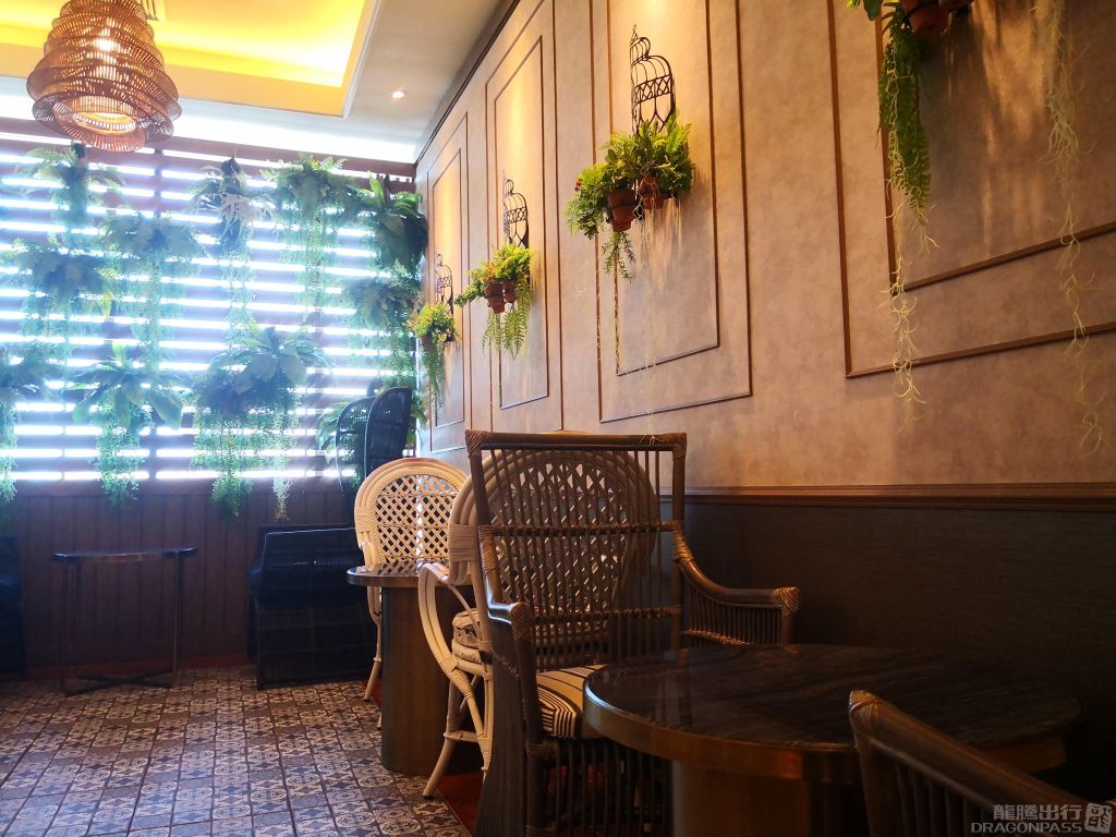 Blue Ribbon Lounge
