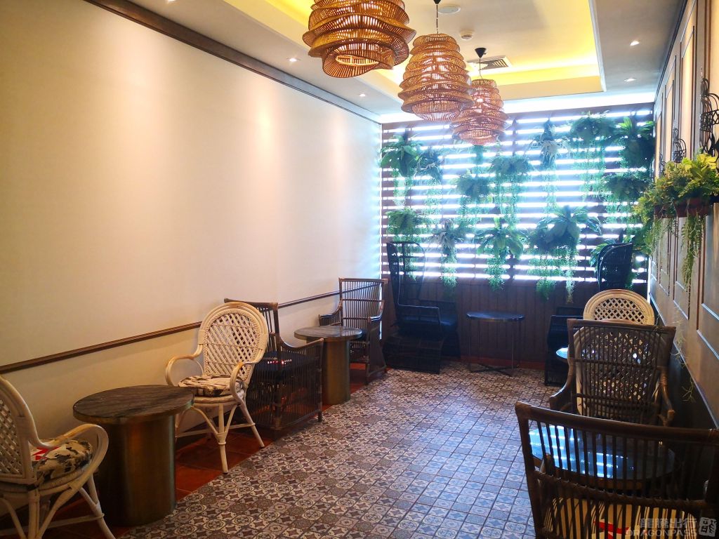 Blue Ribbon Lounge