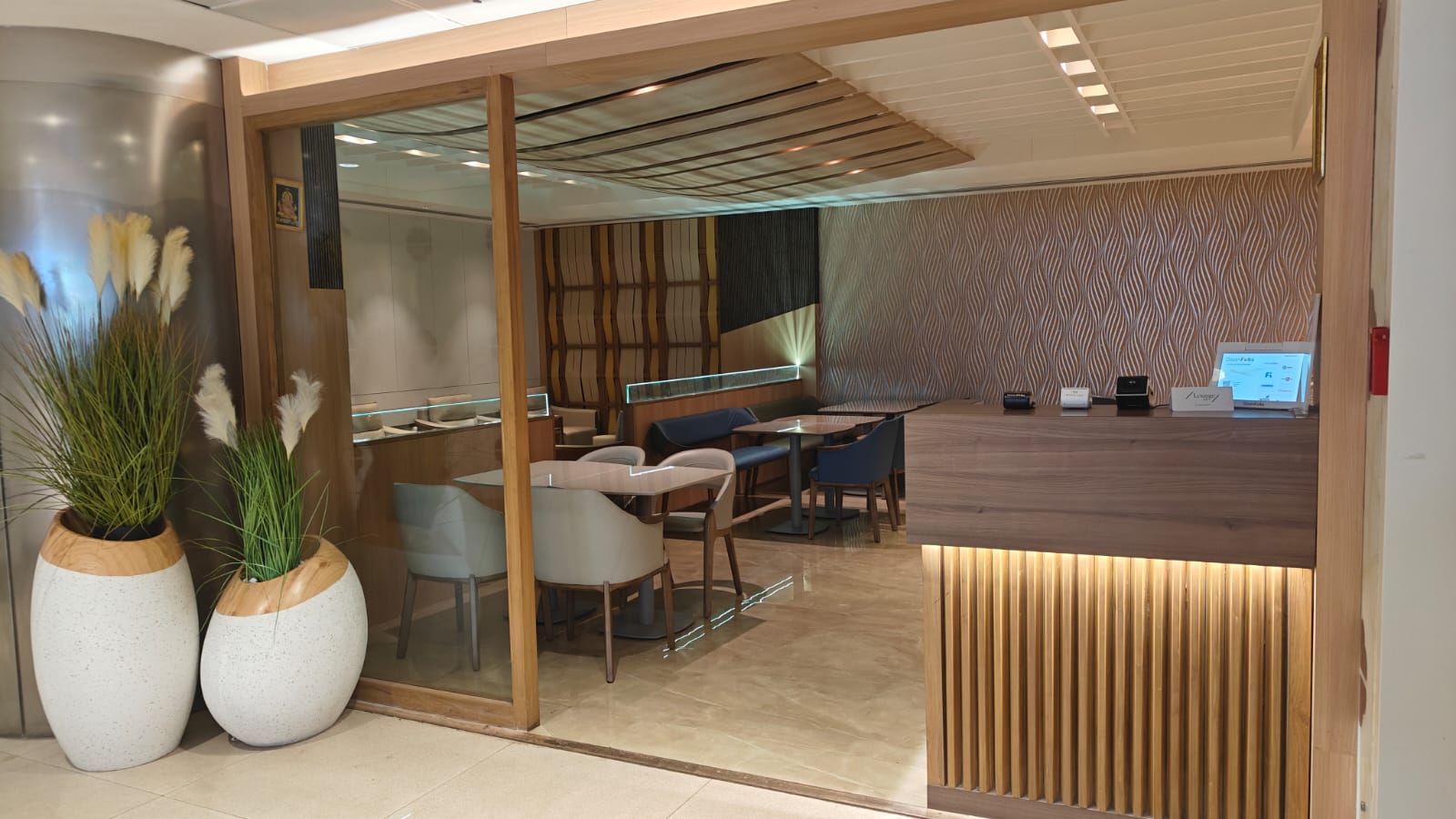 Elysian Lounge - Domestic at Pune Airport (PNQ)