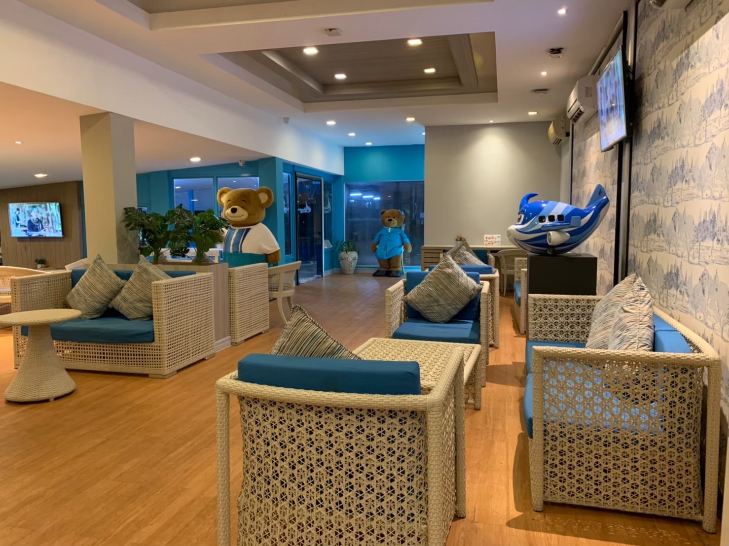 Blue Ribbon Club Lounge
