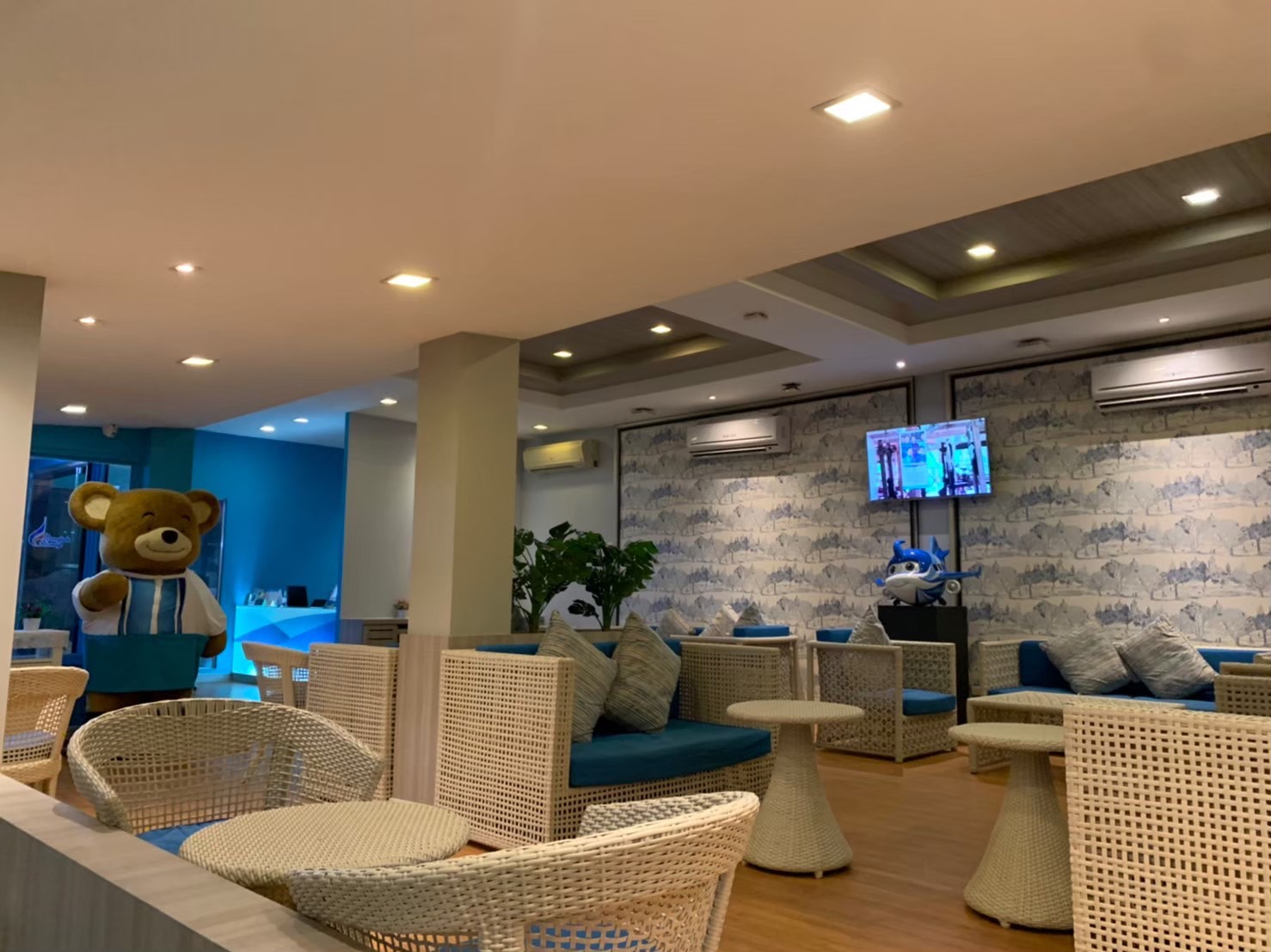 Blue Ribbon Club Lounge