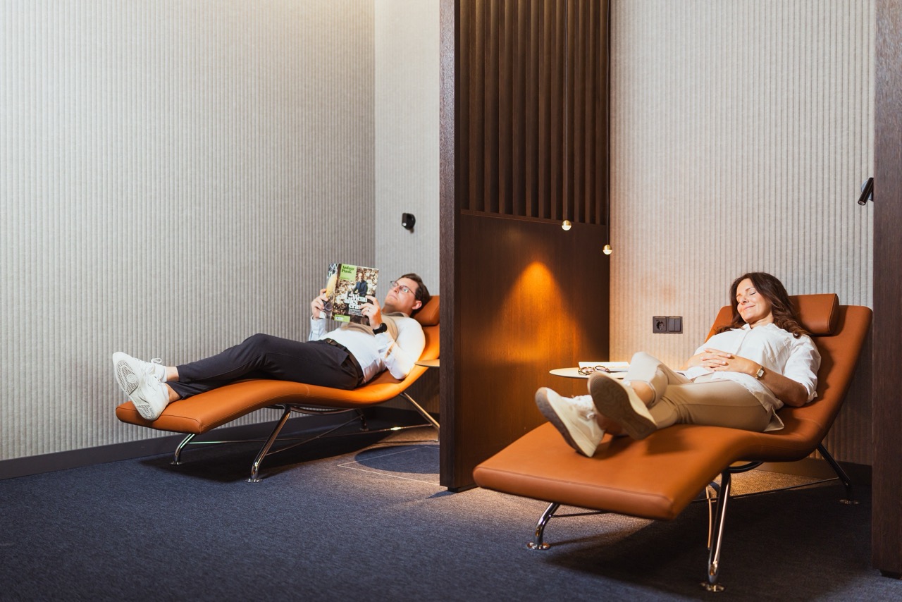 Airport Lounge World