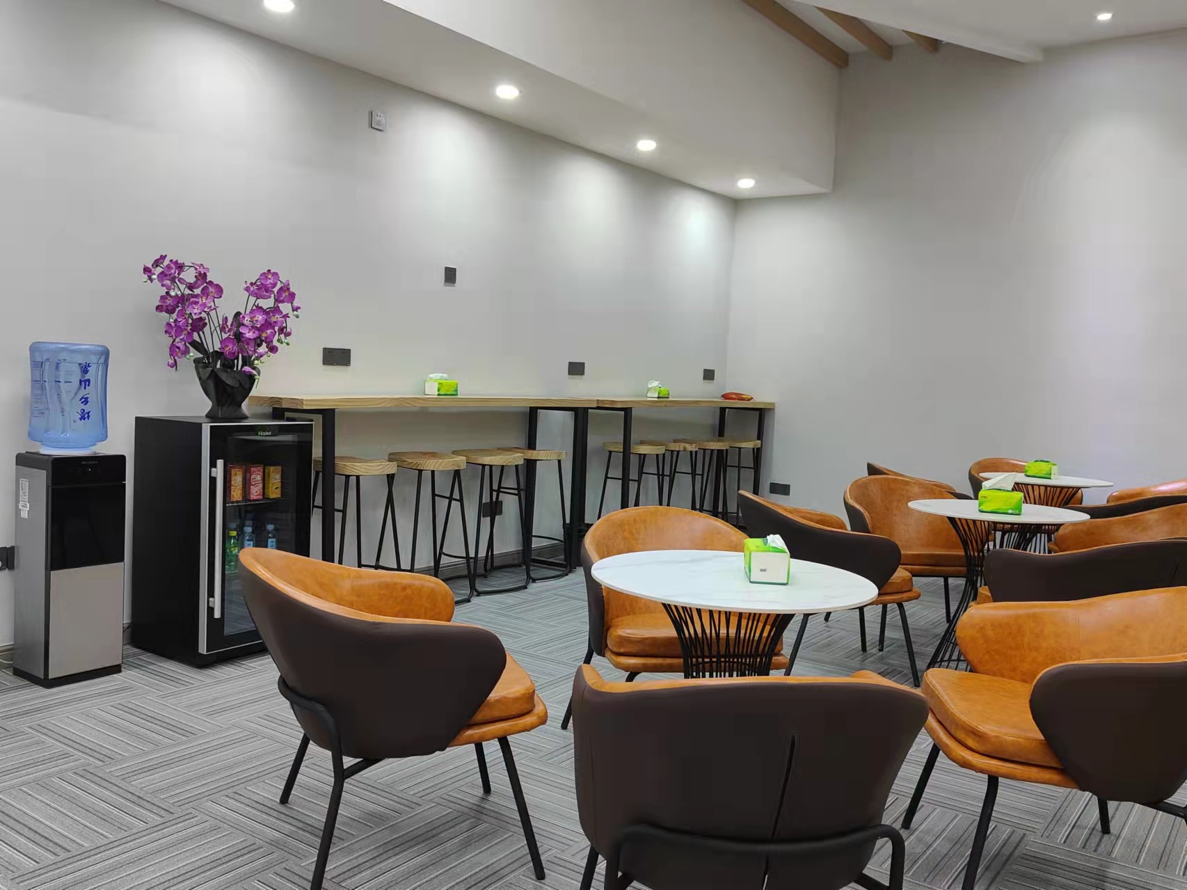 First Class Lounge