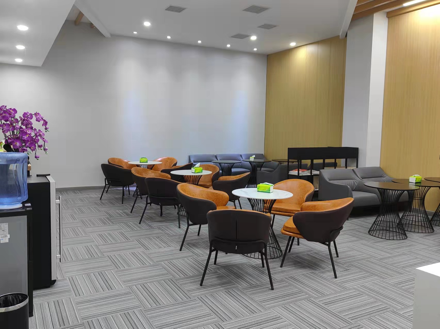 First Class Lounge