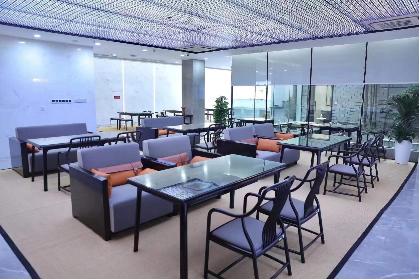 First Class Lounge