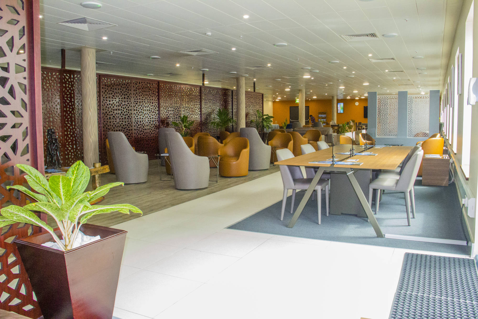 Twiga Lounge - interior view 2