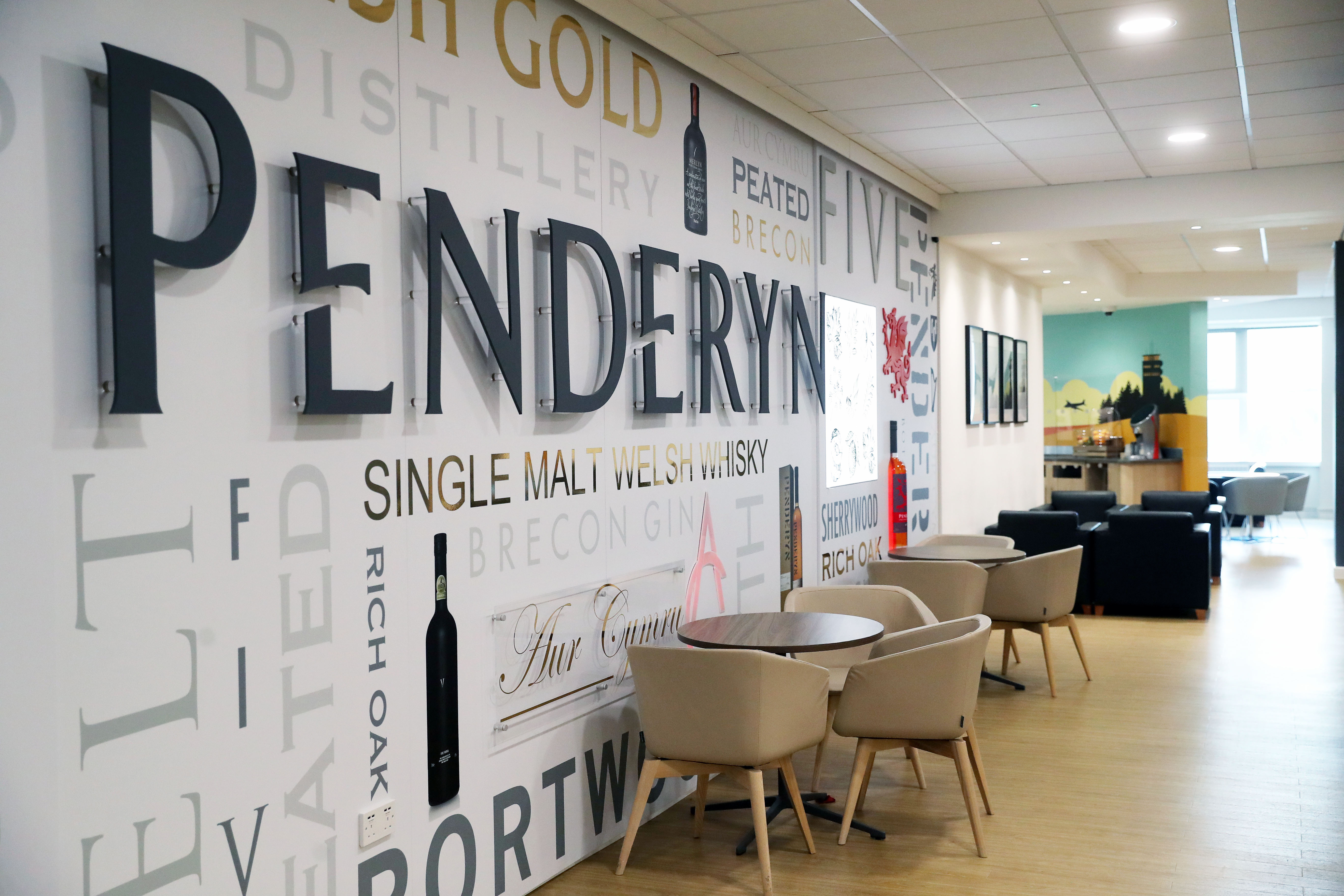 51 Degrees Executive Lounge - interior view 2