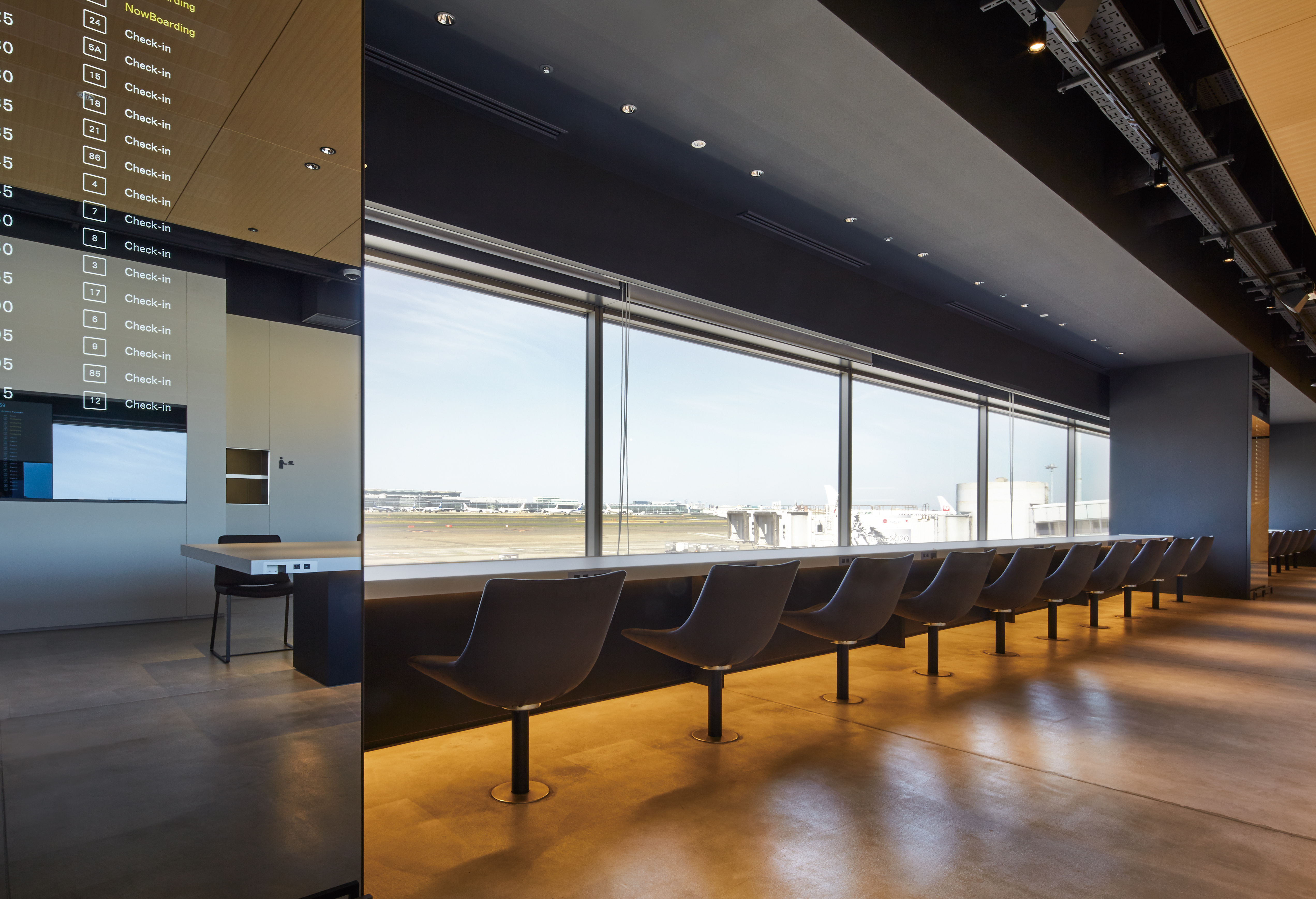 POWER LOUNGE SOUTH at Tokyo International (Haneda) Airport (HND)