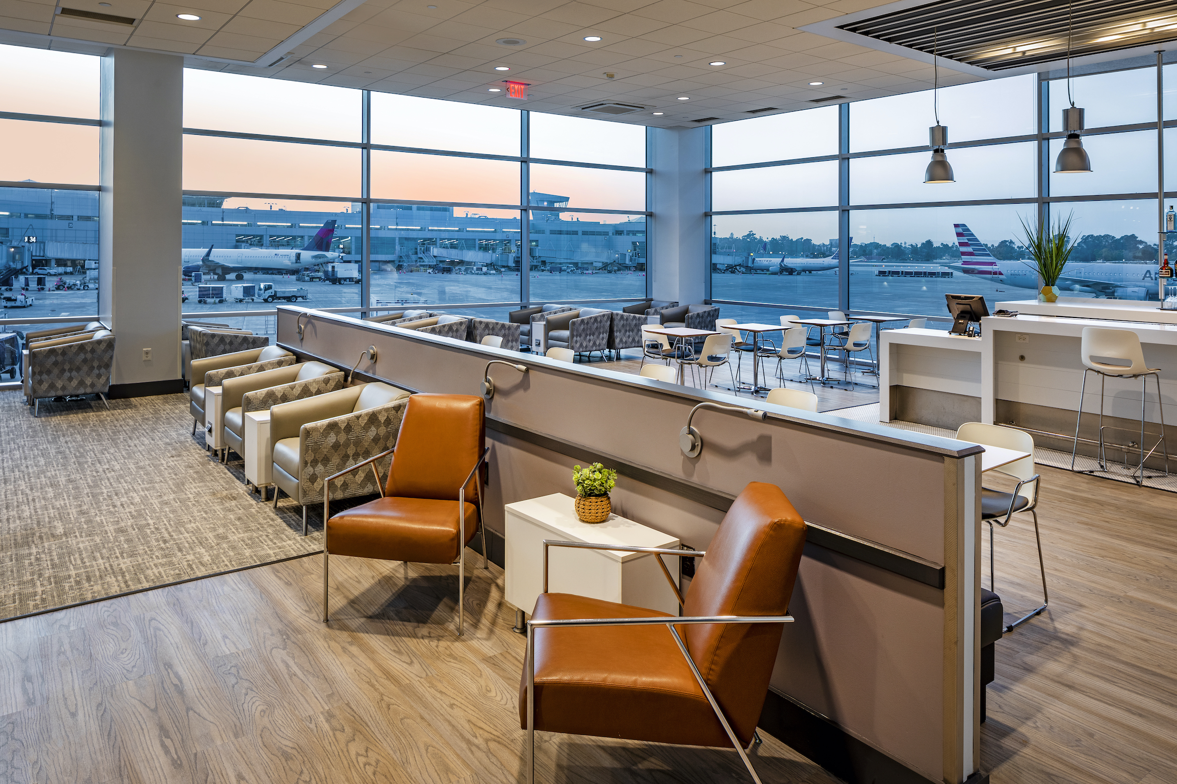 Aspire Lounge - interior view 4