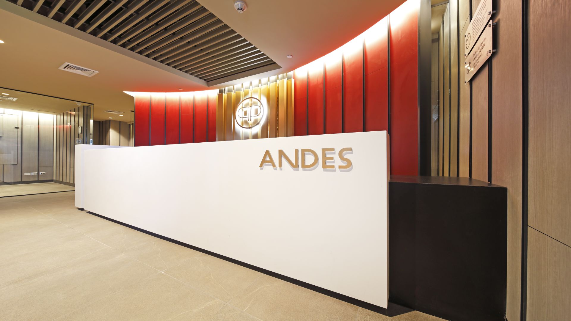 Andes Lounge - interior view 3