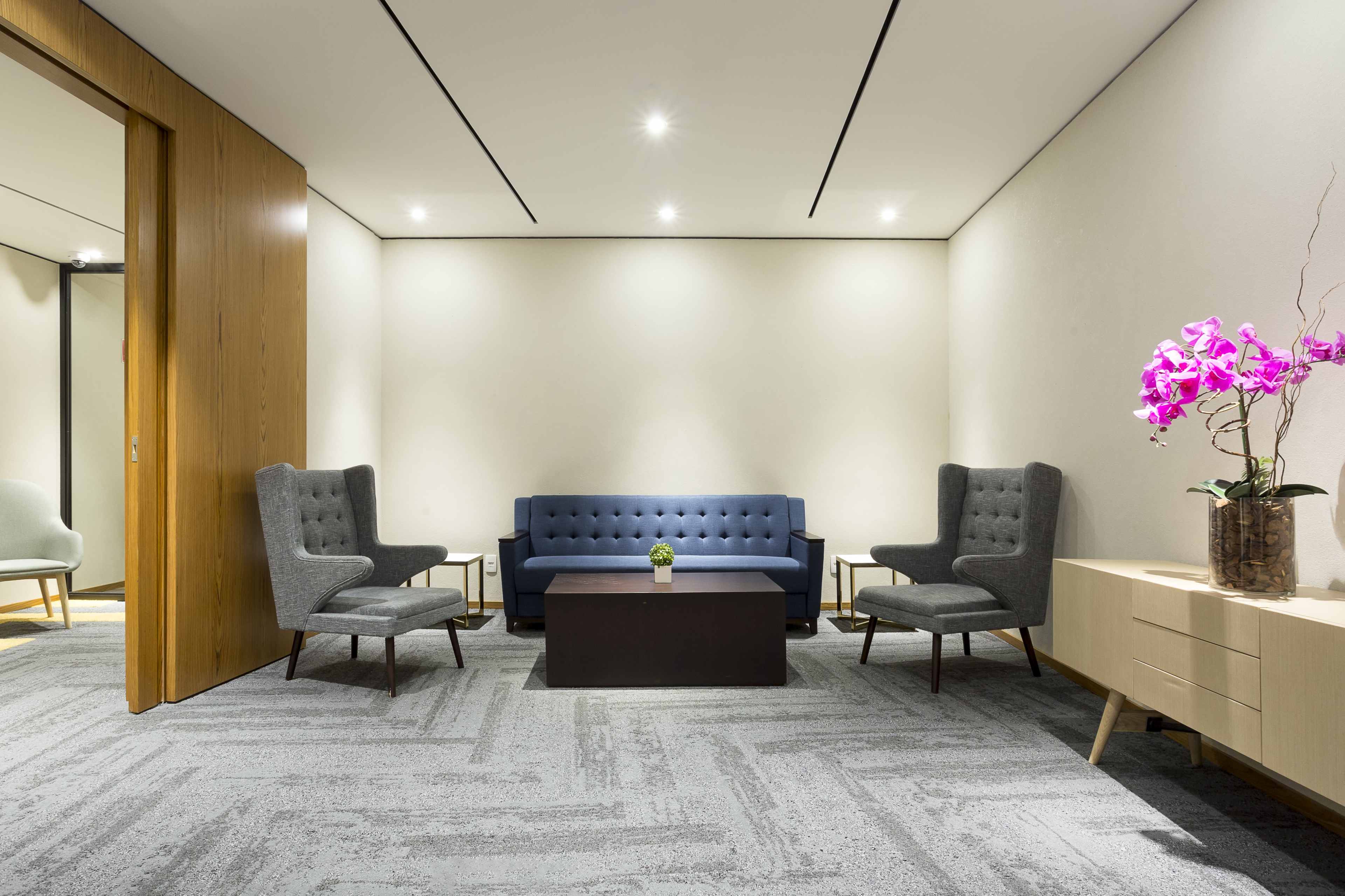 Plaza Premium Lounge (Arrivals)