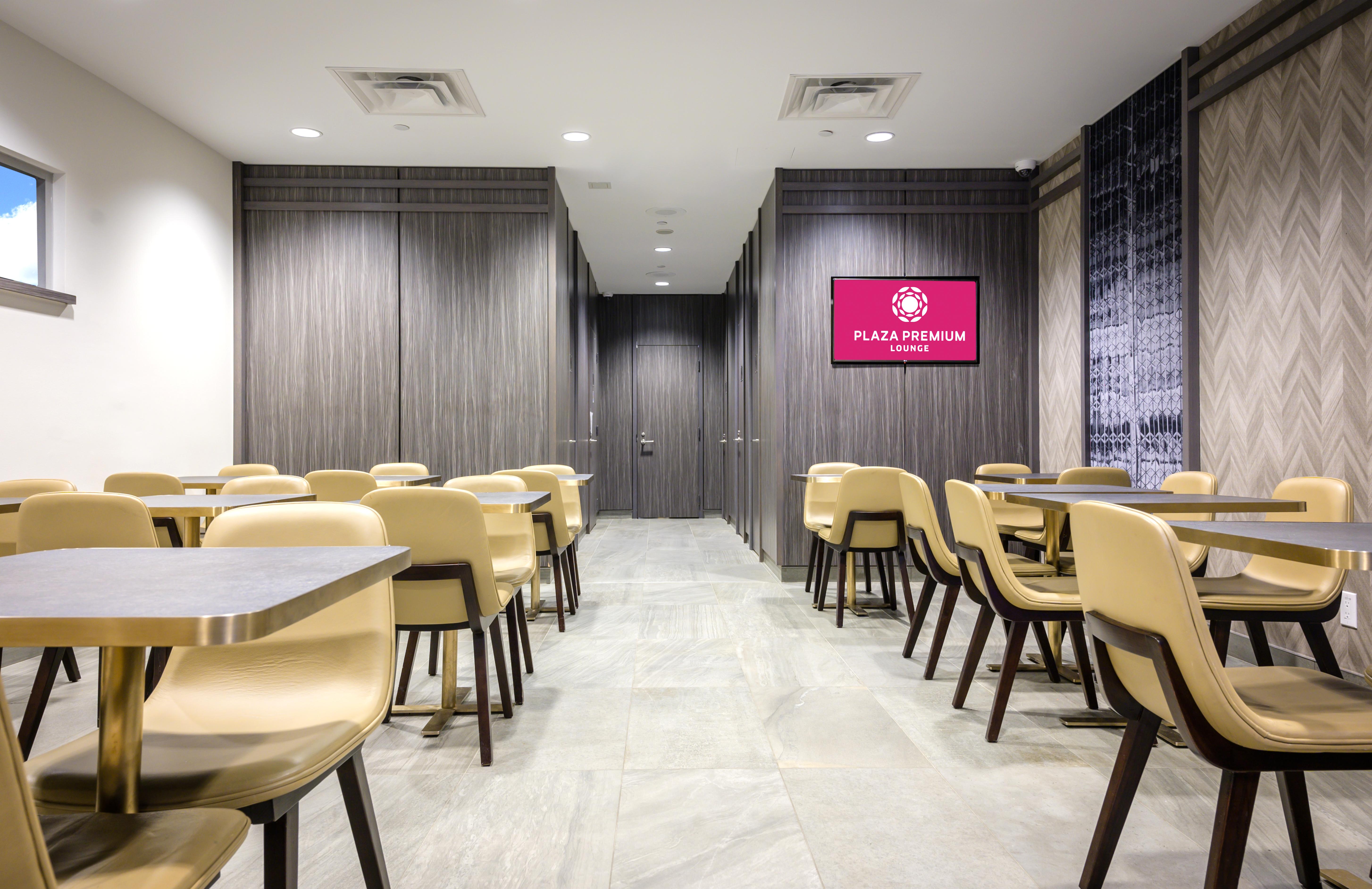 Plaza Premium Lounge (US Transborder) - interior view 2