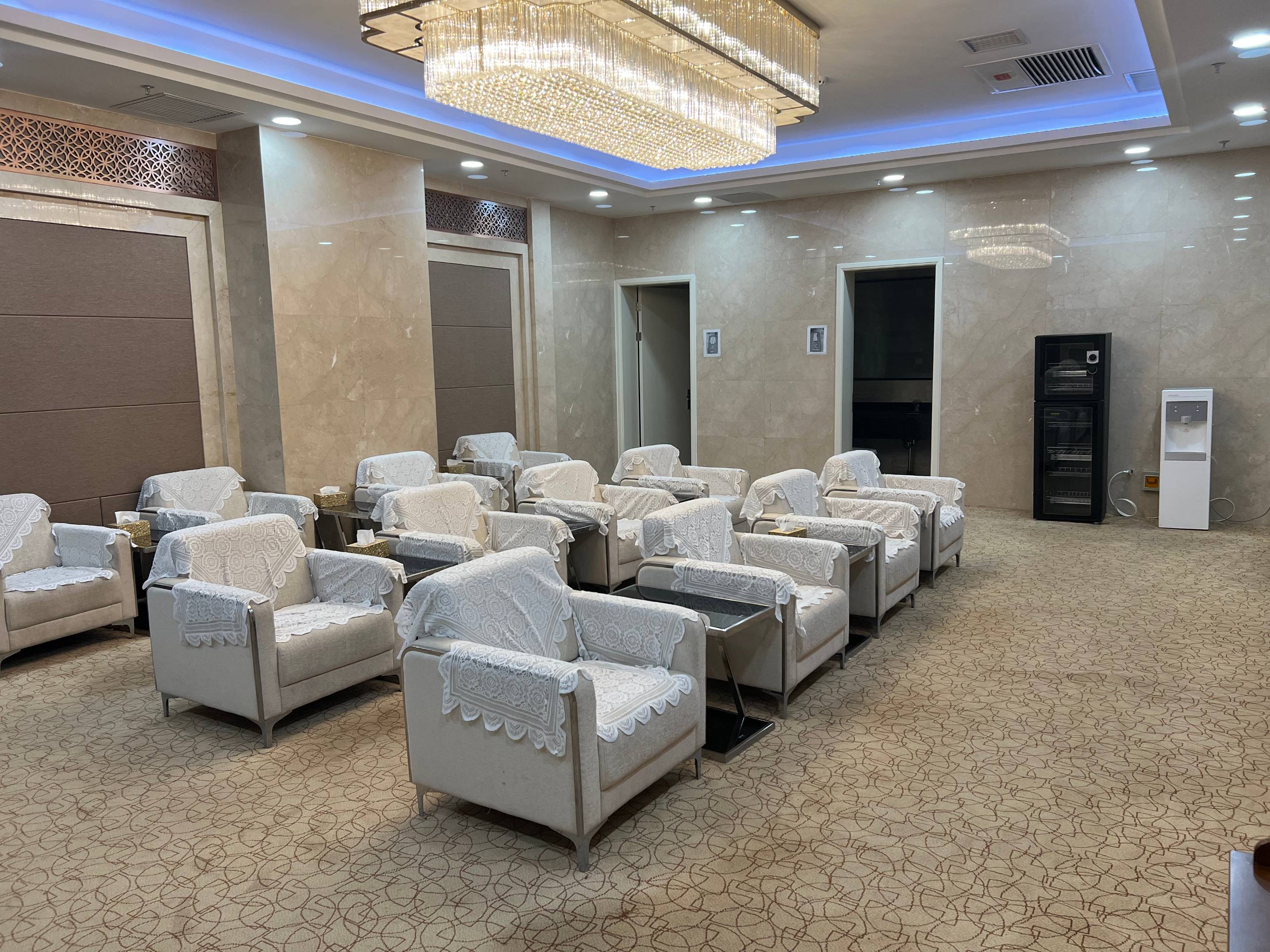 First Class Lounge(Dom)