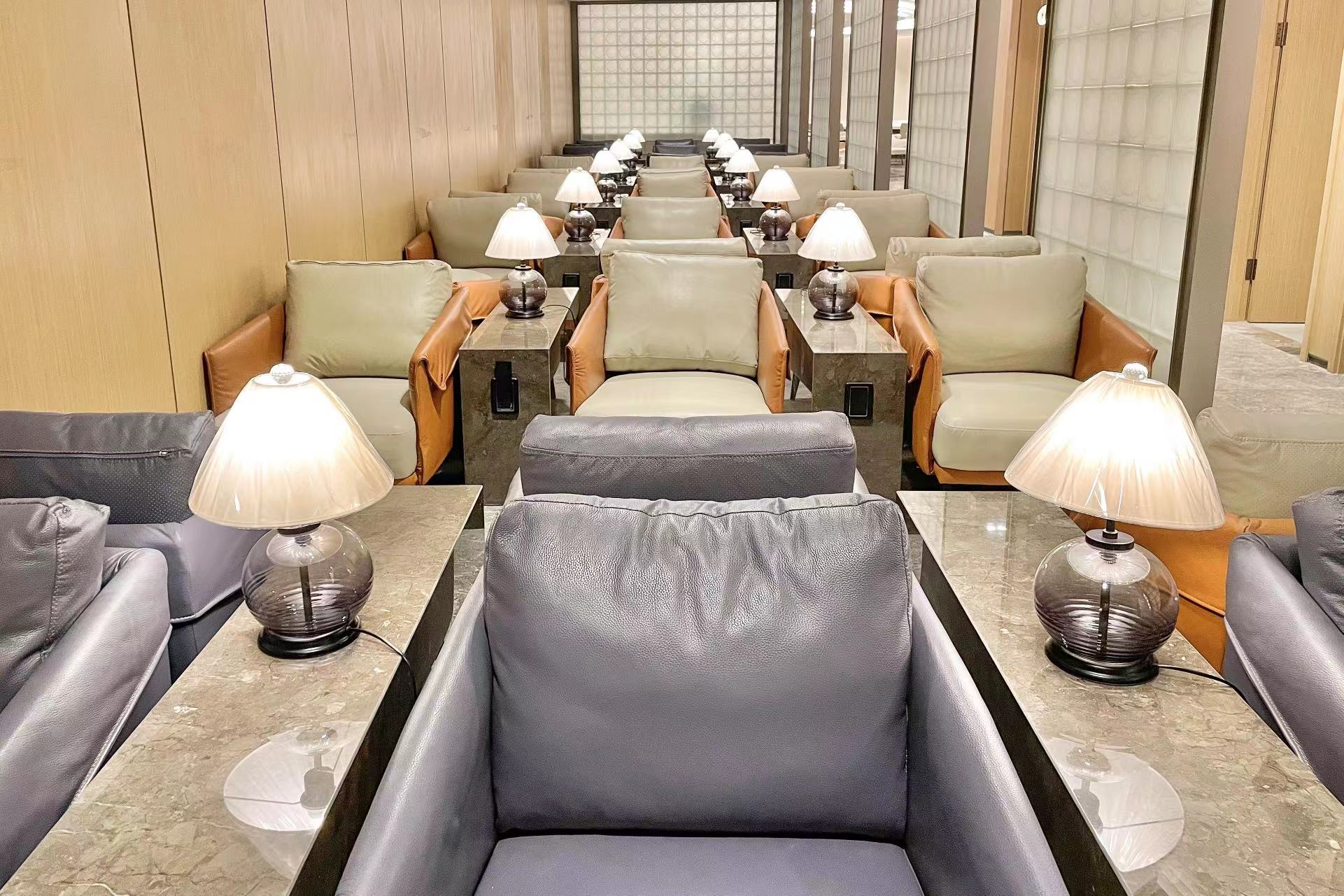 VIP Lounge 16 - interior view 3