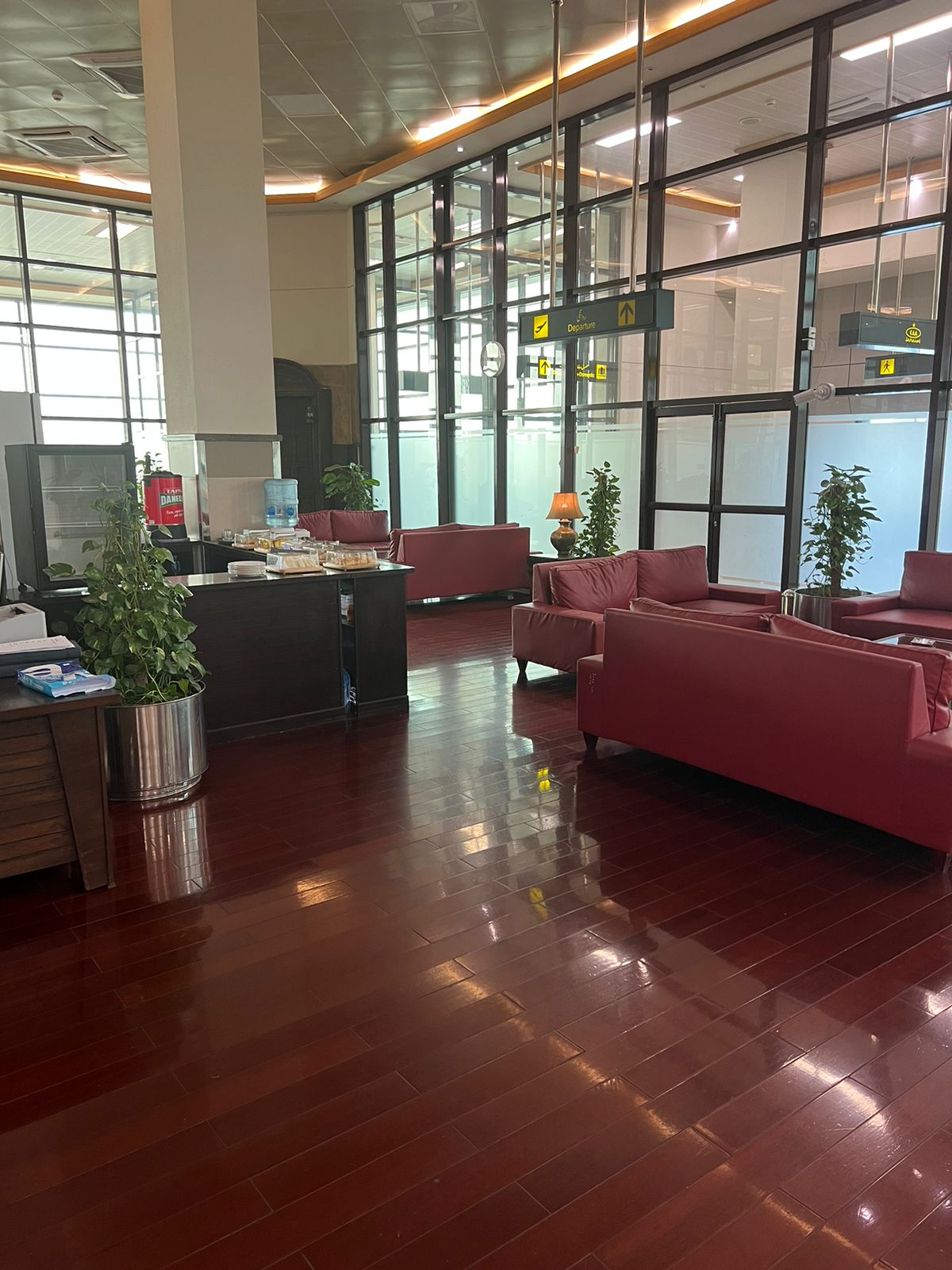 CIP Lounge (Int) - interior view 3