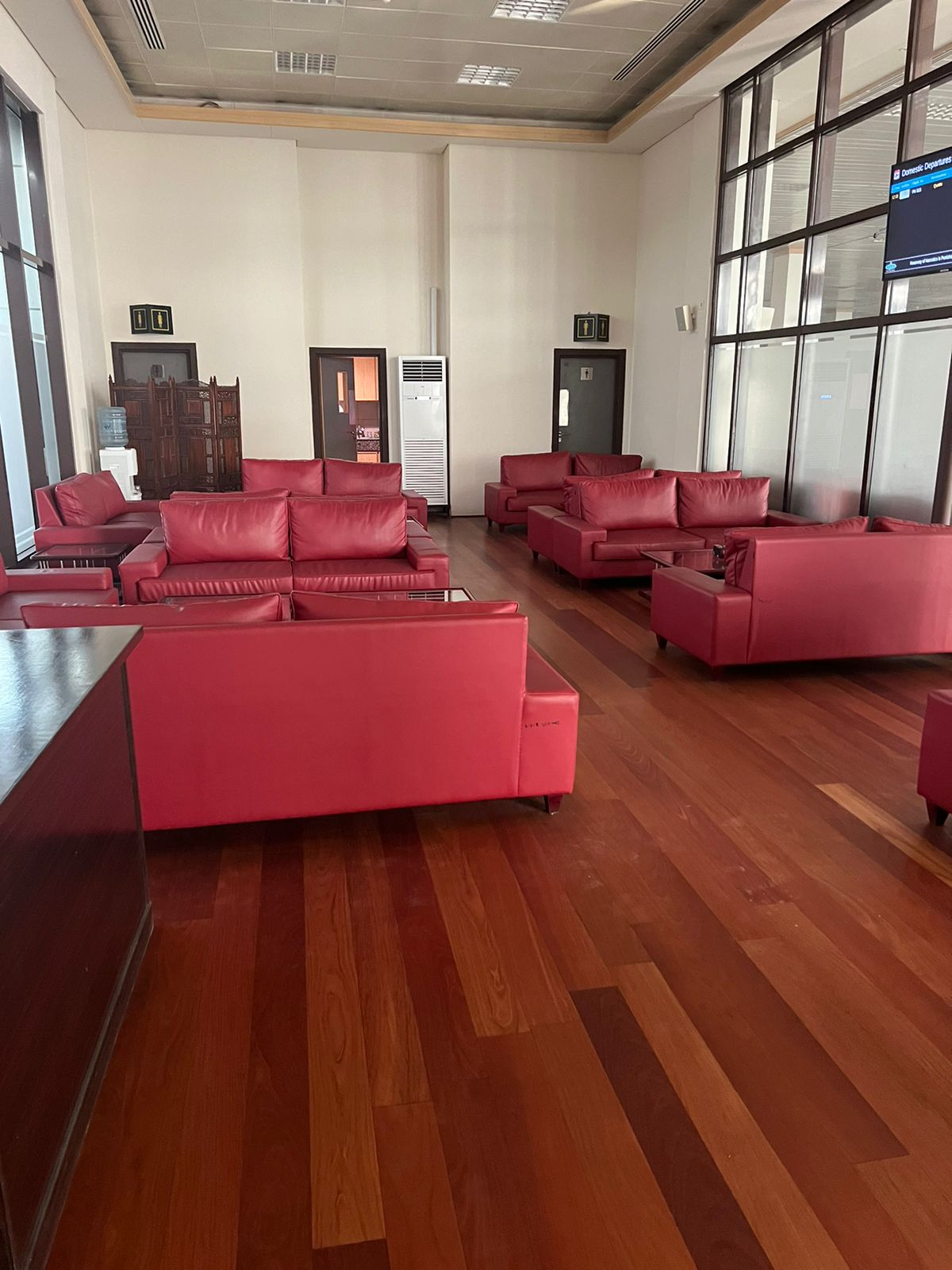 CIP Lounge (Dom) - interior view 2