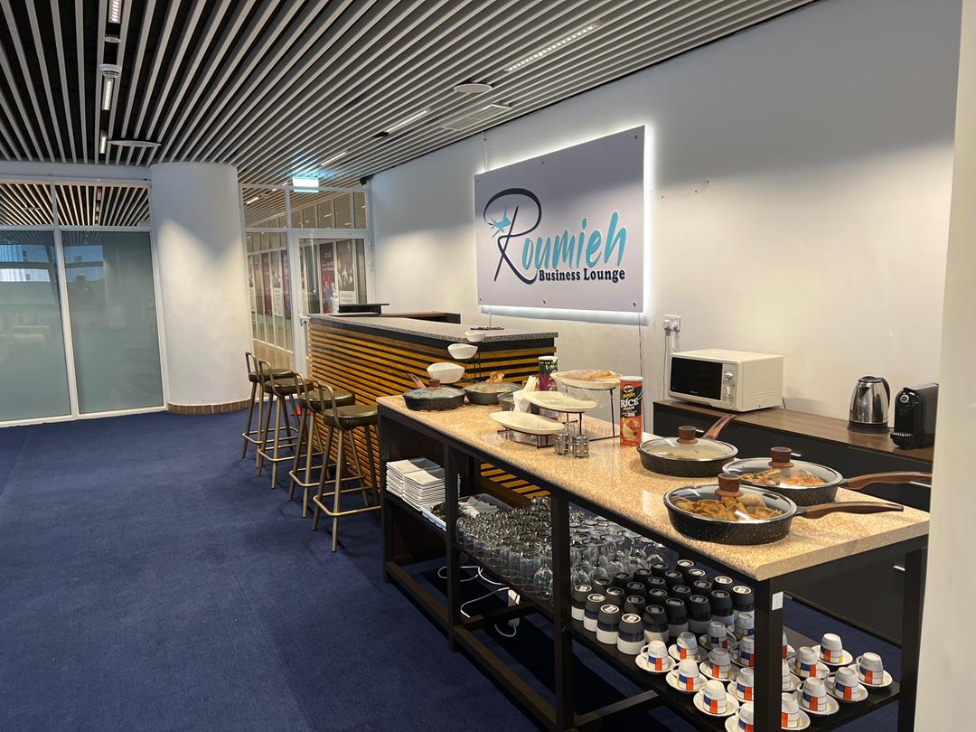 Roumieh Business Lounge - interior view 2