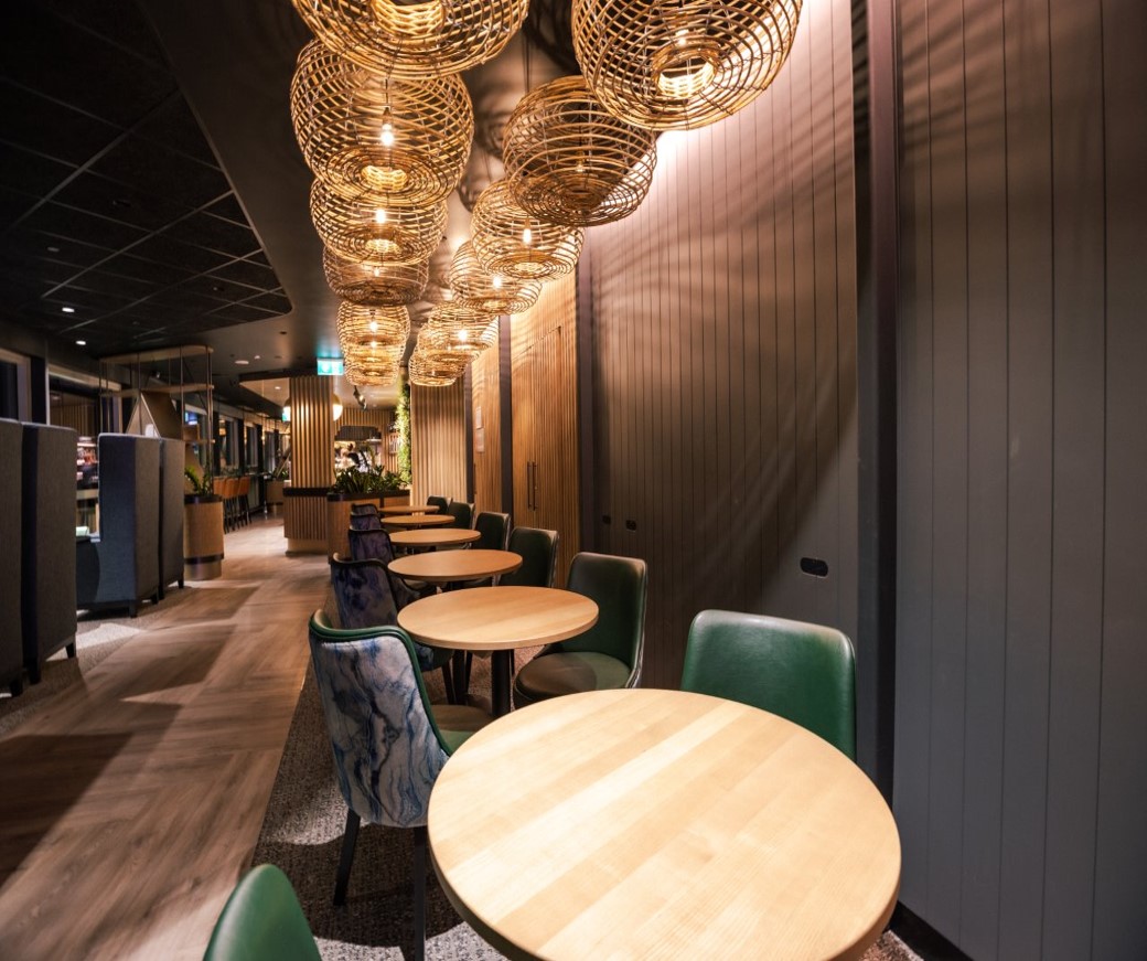 Aspire Lounge - interior view 3