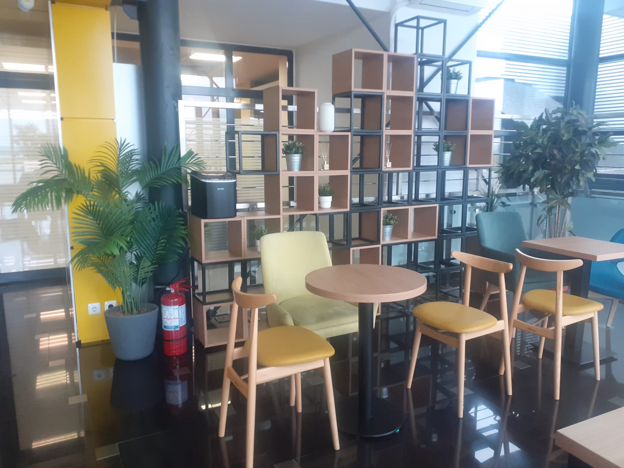 Domestic Business Lounge