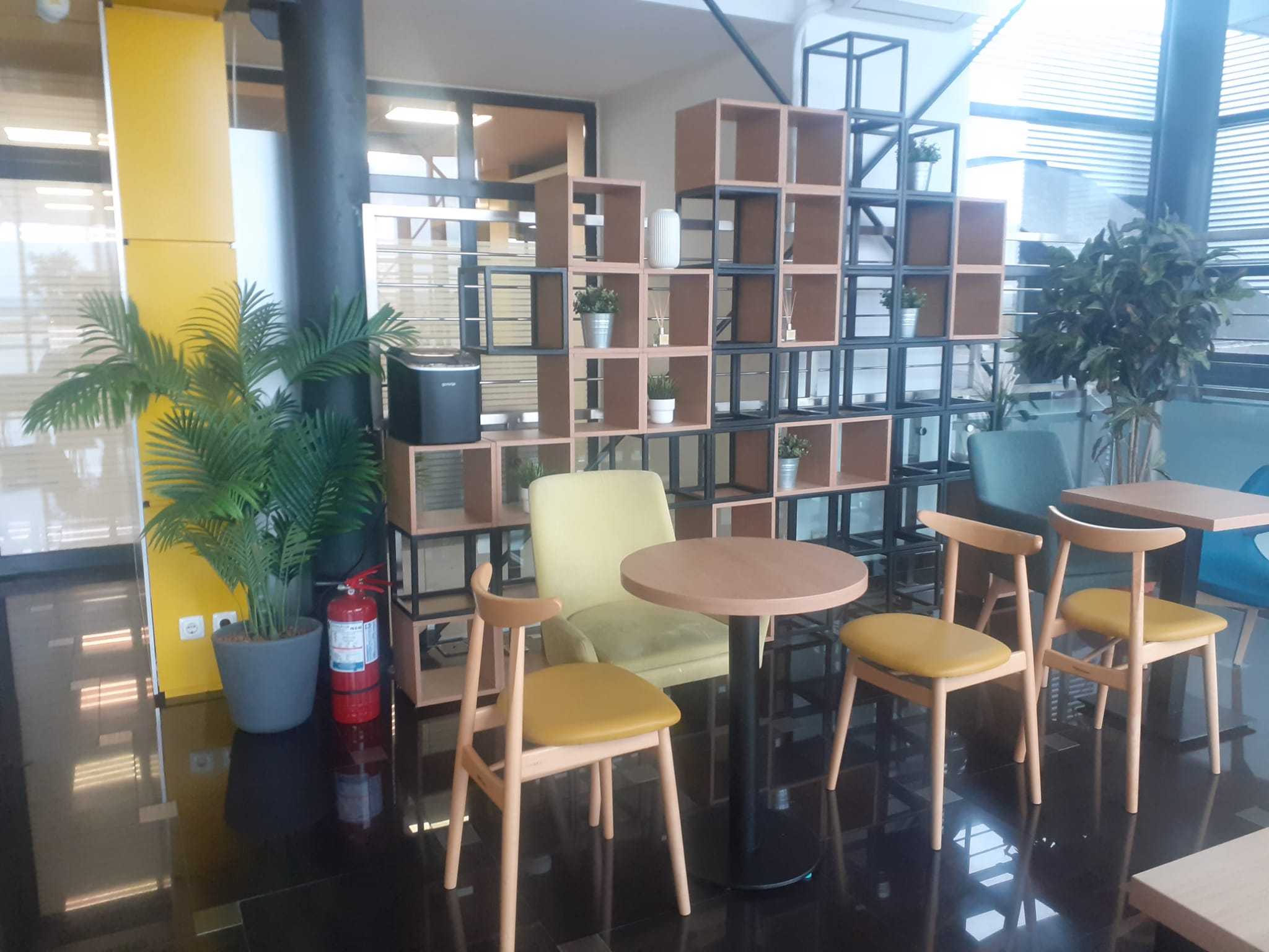 Domestic Business Lounge