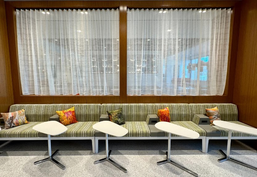 Escape Lounge - interior view 4