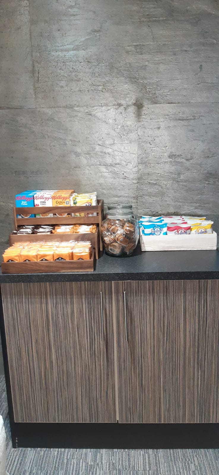 Aspire Lounge - interior view 2