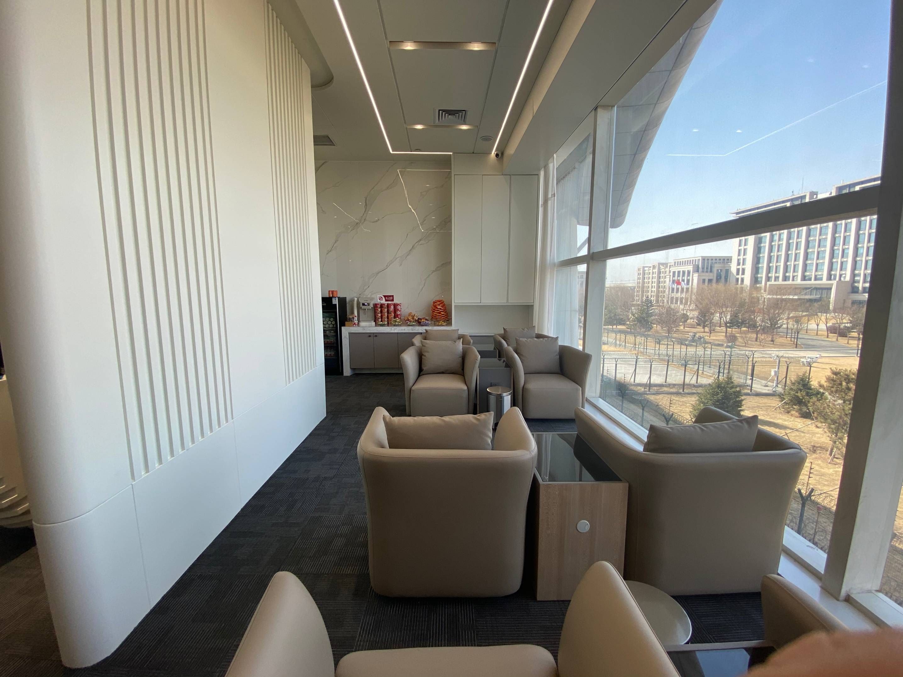 First Class Lounge No.4 (Domestic) - interior view 4